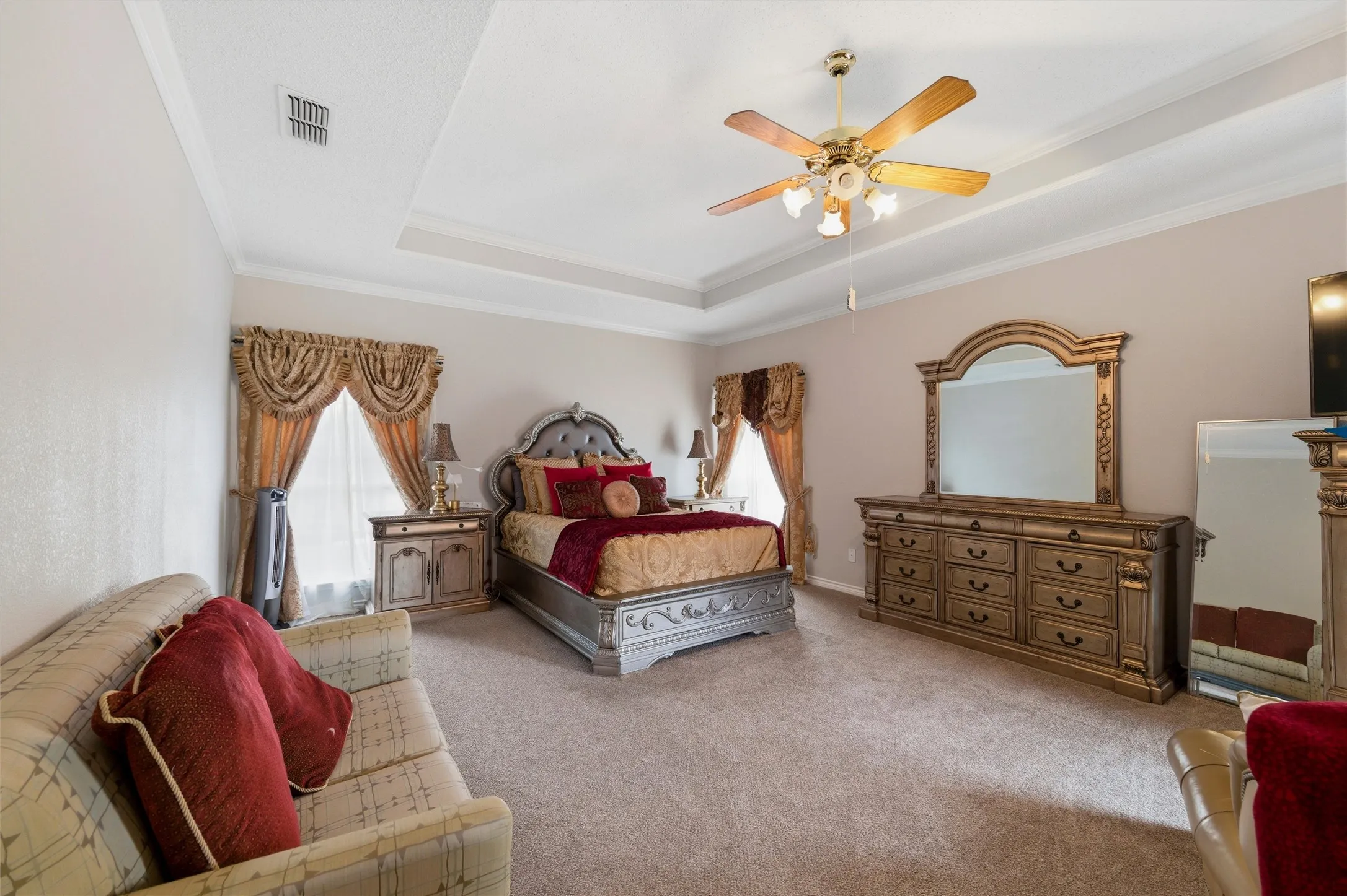 Single Family Residence For Sale in Tarrant County , 3511 Paladium Drive, Grand Prairie, Texas 75052, 5 Bedroom, 5 Bathroom, 3 Garage spaces, 4,325 Sqft, built in 1994, Preowned, mls#21224527, Real Estate Agent in Grand Prairie, Homes For Sale in Tarrant county, Homes For Sale in Grand Prairie, Realtor in Grand Prairie Texas, Real Estate Brokerage Independent Realty Texas, Luminita Cordes Realtor