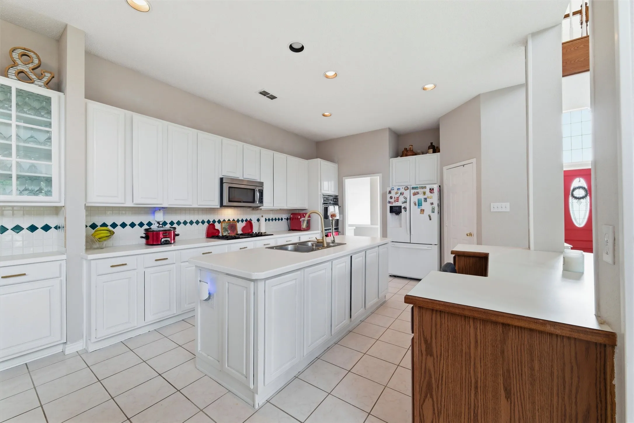 Single Family Residence For Sale in Tarrant County , 3511 Paladium Drive, Grand Prairie, Texas 75052, 5 Bedroom, 5 Bathroom, 3 Garage spaces, 4,325 Sqft, built in 1994, Preowned, mls#21224527, Real Estate Agent in Grand Prairie, Homes For Sale in Tarrant county, Homes For Sale in Grand Prairie, Realtor in Grand Prairie Texas, Real Estate Brokerage Independent Realty Texas, Luminita Cordes Realtor