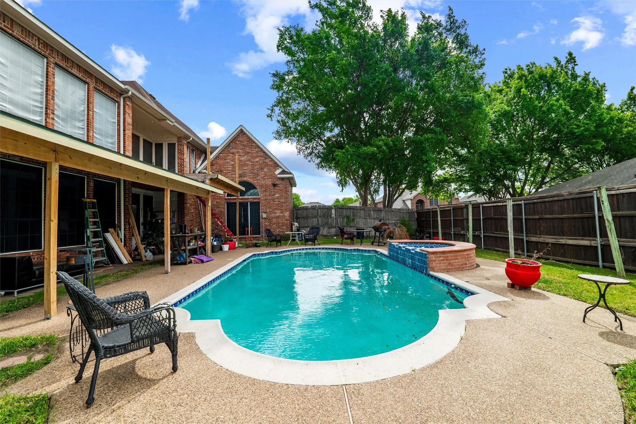 Single Family Residence For Sale in Tarrant County , 3511 Paladium Drive, Grand Prairie, Texas 75052, 5 Bedroom, 5 Bathroom, 3 Garage spaces, 4,325 Sqft, built in 1994, Preowned, mls#21224527, Real Estate Agent in Grand Prairie, Homes For Sale in Tarrant county, Homes For Sale in Grand Prairie, Realtor in Grand Prairie Texas, Real Estate Brokerage Independent Realty Texas, Luminita Cordes Realtor
