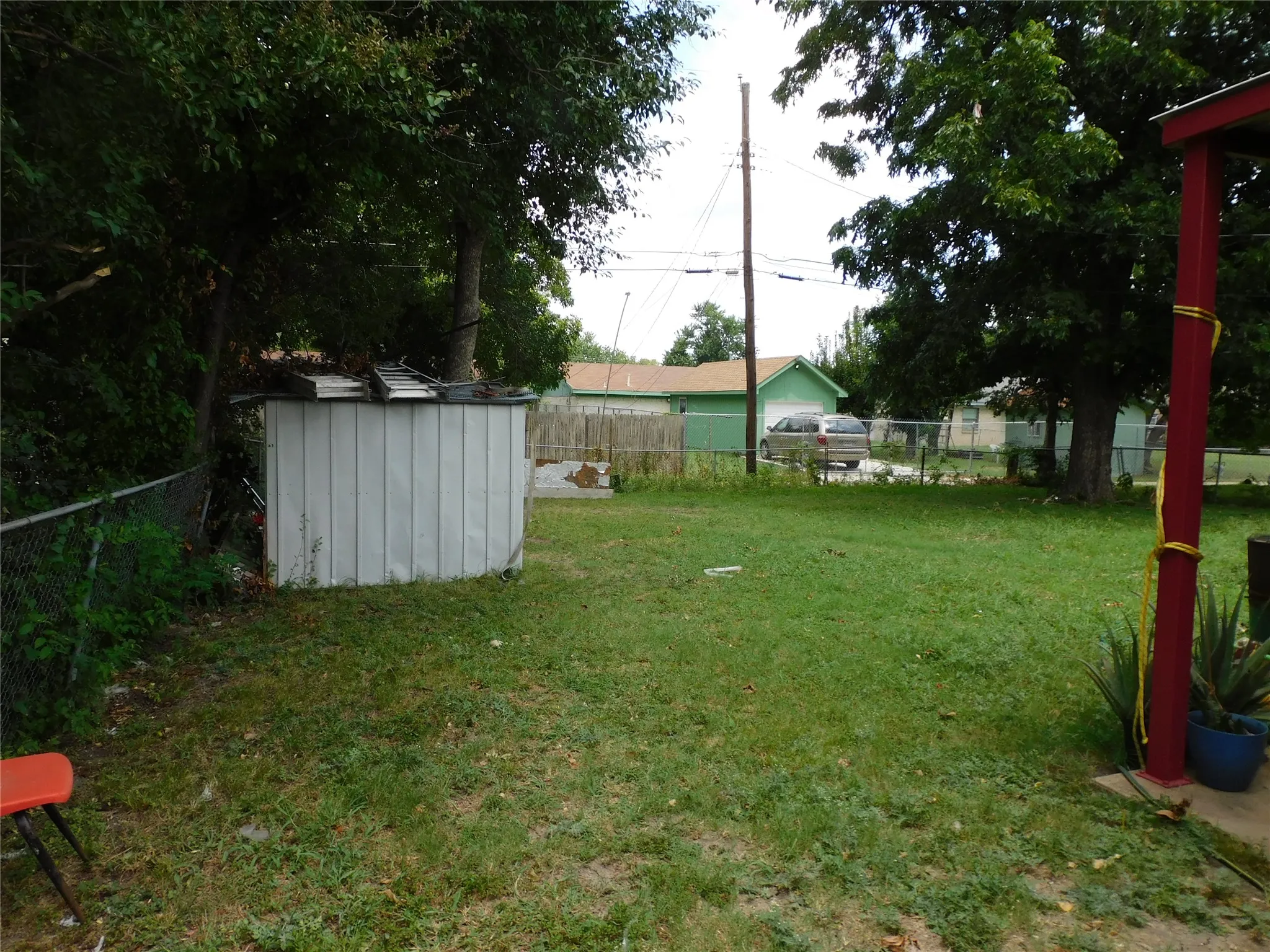 Single Family Residence For Sale in Dallas County , 925 Shorecrest Drive, Garland, Texas 75040, 3 Bedroom, 3 Bathroom, Garage spaces, 1,324 Sqft, built in 1969, mls#21223567, Real Estate Agent in Garland, Homes For Sale in Dallas county, Homes For Sale in Garland, Realtor in Garland Texas, Real Estate Brokerage Independent Realty Texas, Luminita Cordes Realtor