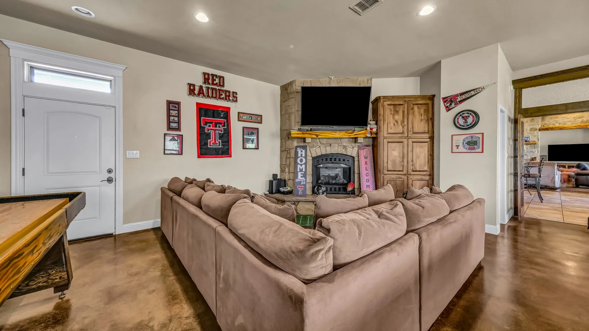 Single Family Residence For Sale in Parker County , 317 Arapahoe Ridge, Weatherford, Texas 76087, 4 Bedroom, 4 Bathroom, 3 Garage spaces, 4,100 Sqft, built in 2015, Preowned, mls#21220076, Real Estate Agent in Weatherford, Homes For Sale in Parker county, Homes For Sale in Weatherford, Realtor in Weatherford Texas, Real Estate Brokerage Independent Realty Texas, Luminita Cordes Realtor