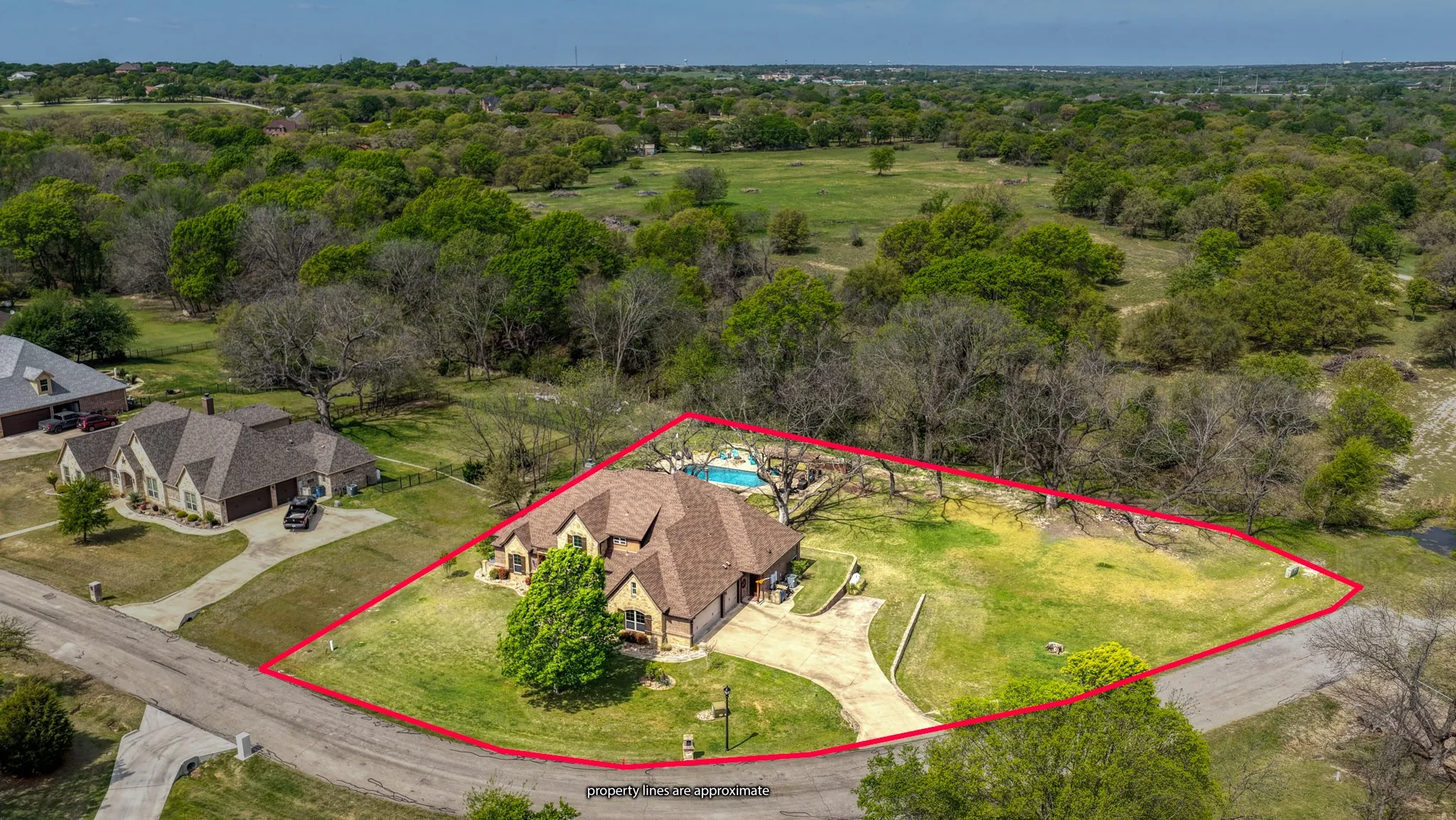 Single Family Residence For Sale in Parker County , 317 Arapahoe Ridge, Weatherford, Texas 76087, 4 Bedroom, 4 Bathroom, 3 Garage spaces, 4,100 Sqft, built in 2015, Preowned, mls#21220076, Real Estate Agent in Weatherford, Homes For Sale in Parker county, Homes For Sale in Weatherford, Realtor in Weatherford Texas, Real Estate Brokerage Independent Realty Texas, Luminita Cordes Realtor