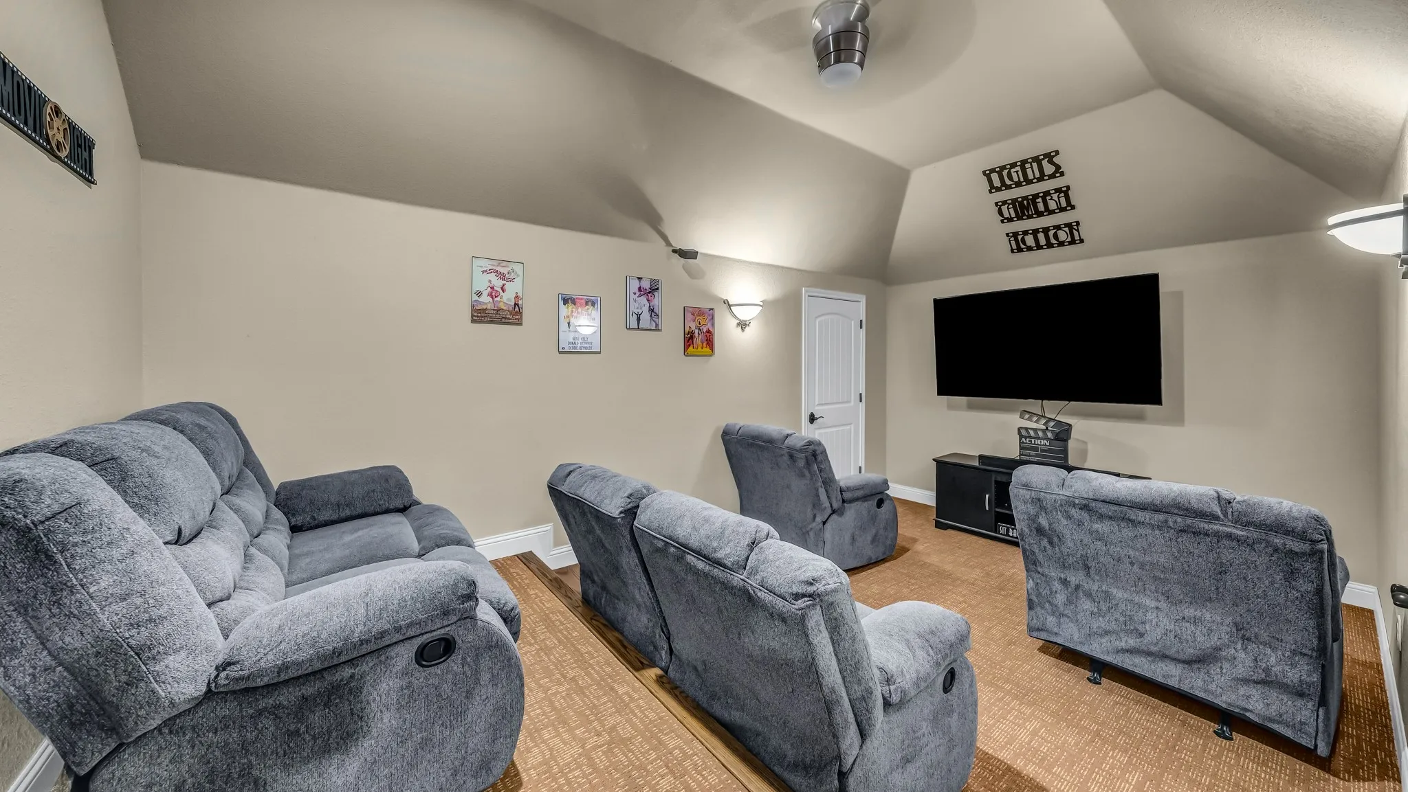 Single Family Residence For Sale in Parker County , 317 Arapahoe Ridge, Weatherford, Texas 76087, 4 Bedroom, 4 Bathroom, 3 Garage spaces, 4,100 Sqft, built in 2015, Preowned, mls#21220076, Real Estate Agent in Weatherford, Homes For Sale in Parker county, Homes For Sale in Weatherford, Realtor in Weatherford Texas, Real Estate Brokerage Independent Realty Texas, Luminita Cordes Realtor