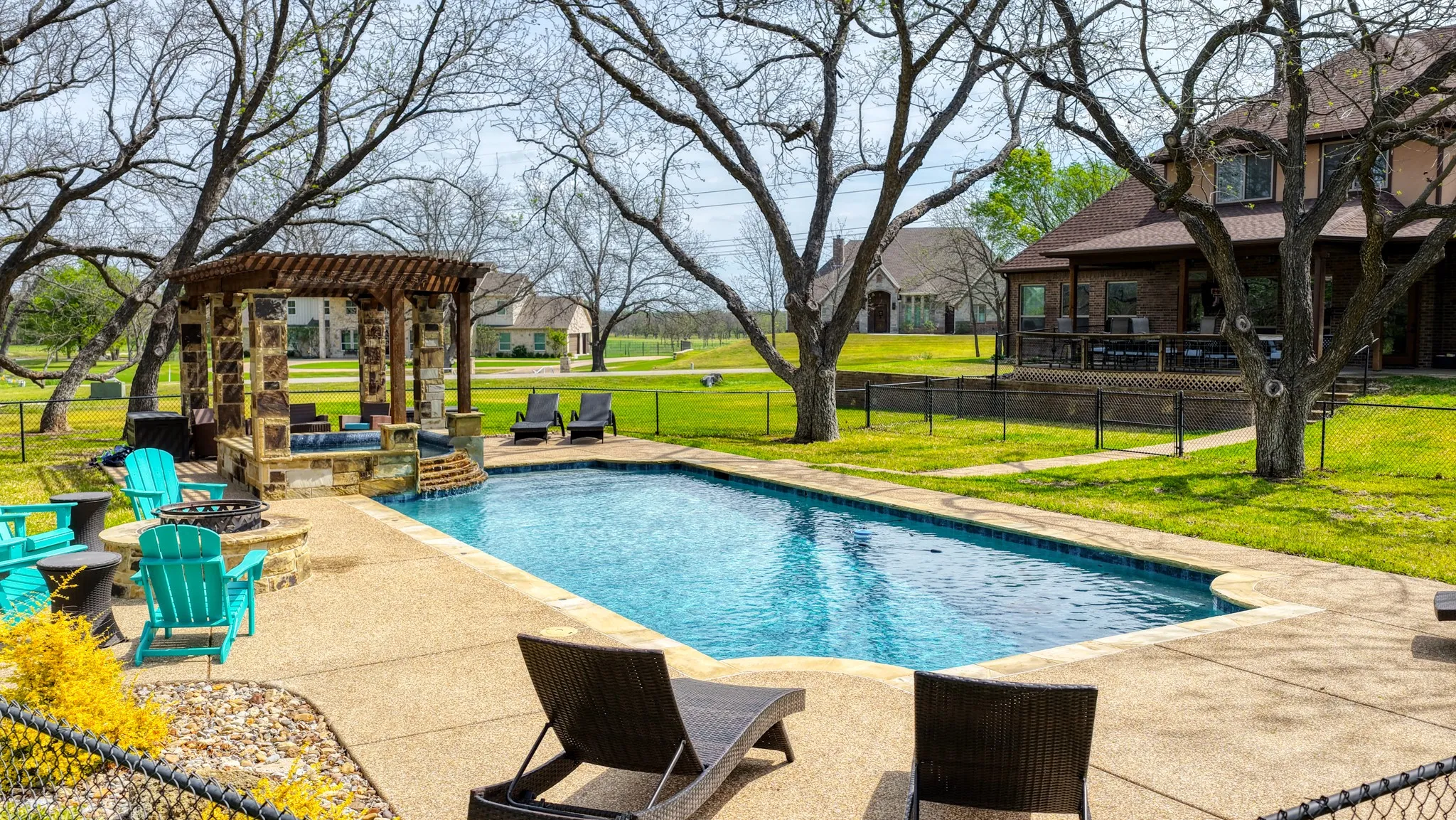Single Family Residence For Sale in Parker County , 317 Arapahoe Ridge, Weatherford, Texas 76087, 4 Bedroom, 4 Bathroom, 3 Garage spaces, 4,100 Sqft, built in 2015, Preowned, mls#21220076, Real Estate Agent in Weatherford, Homes For Sale in Parker county, Homes For Sale in Weatherford, Realtor in Weatherford Texas, Real Estate Brokerage Independent Realty Texas, Luminita Cordes Realtor