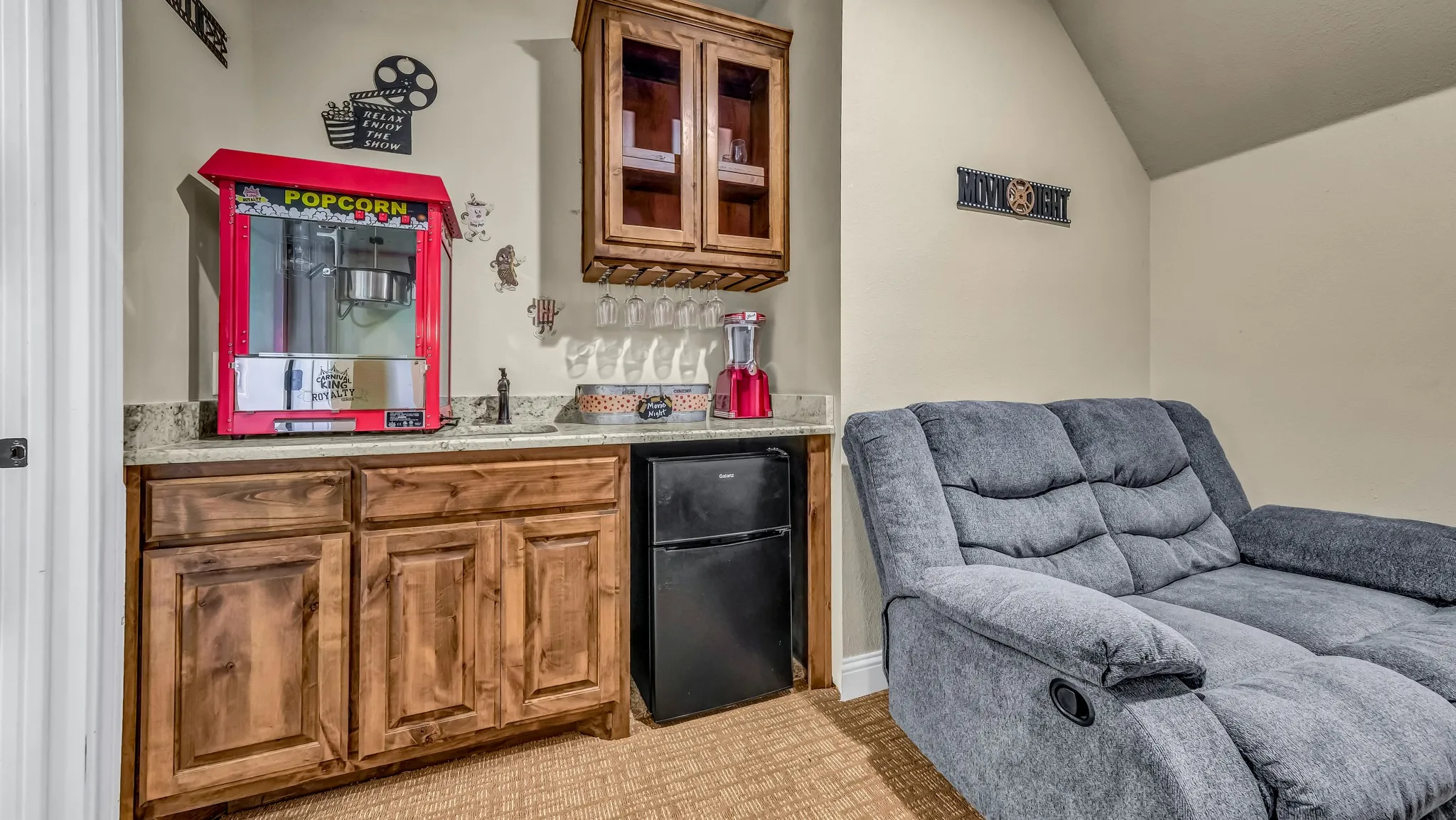 Single Family Residence For Sale in Parker County , 317 Arapahoe Ridge, Weatherford, Texas 76087, 4 Bedroom, 4 Bathroom, 3 Garage spaces, 4,100 Sqft, built in 2015, Preowned, mls#21220076, Real Estate Agent in Weatherford, Homes For Sale in Parker county, Homes For Sale in Weatherford, Realtor in Weatherford Texas, Real Estate Brokerage Independent Realty Texas, Luminita Cordes Realtor