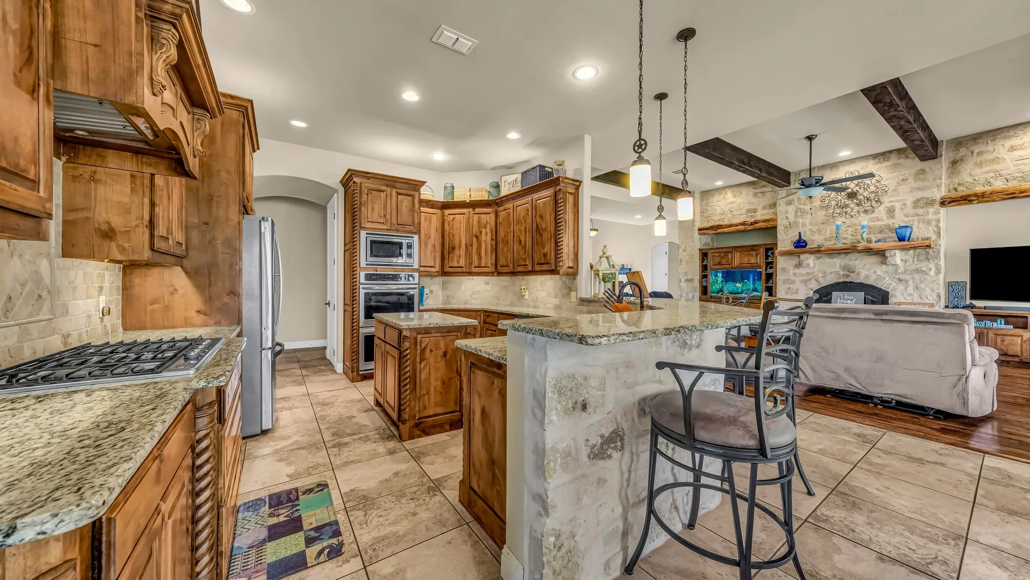 Single Family Residence For Sale in Parker County , 317 Arapahoe Ridge, Weatherford, Texas 76087, 4 Bedroom, 4 Bathroom, 3 Garage spaces, 4,100 Sqft, built in 2015, Preowned, mls#21220076, Real Estate Agent in Weatherford, Homes For Sale in Parker county, Homes For Sale in Weatherford, Realtor in Weatherford Texas, Real Estate Brokerage Independent Realty Texas, Luminita Cordes Realtor