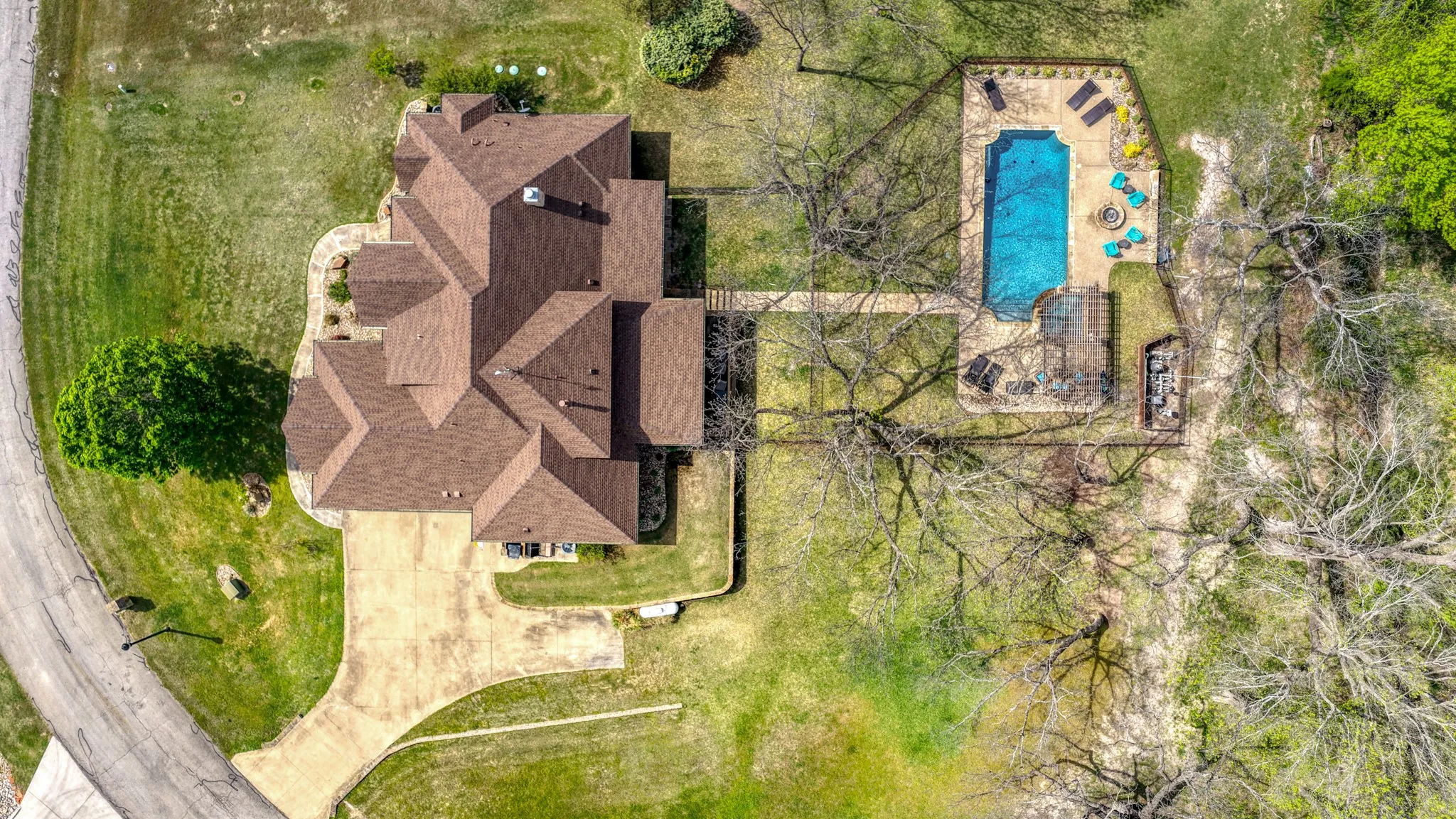 Single Family Residence For Sale in Parker County , 317 Arapahoe Ridge, Weatherford, Texas 76087, 4 Bedroom, 4 Bathroom, 3 Garage spaces, 4,100 Sqft, built in 2015, Preowned, mls#21220076, Real Estate Agent in Weatherford, Homes For Sale in Parker county, Homes For Sale in Weatherford, Realtor in Weatherford Texas, Real Estate Brokerage Independent Realty Texas, Luminita Cordes Realtor