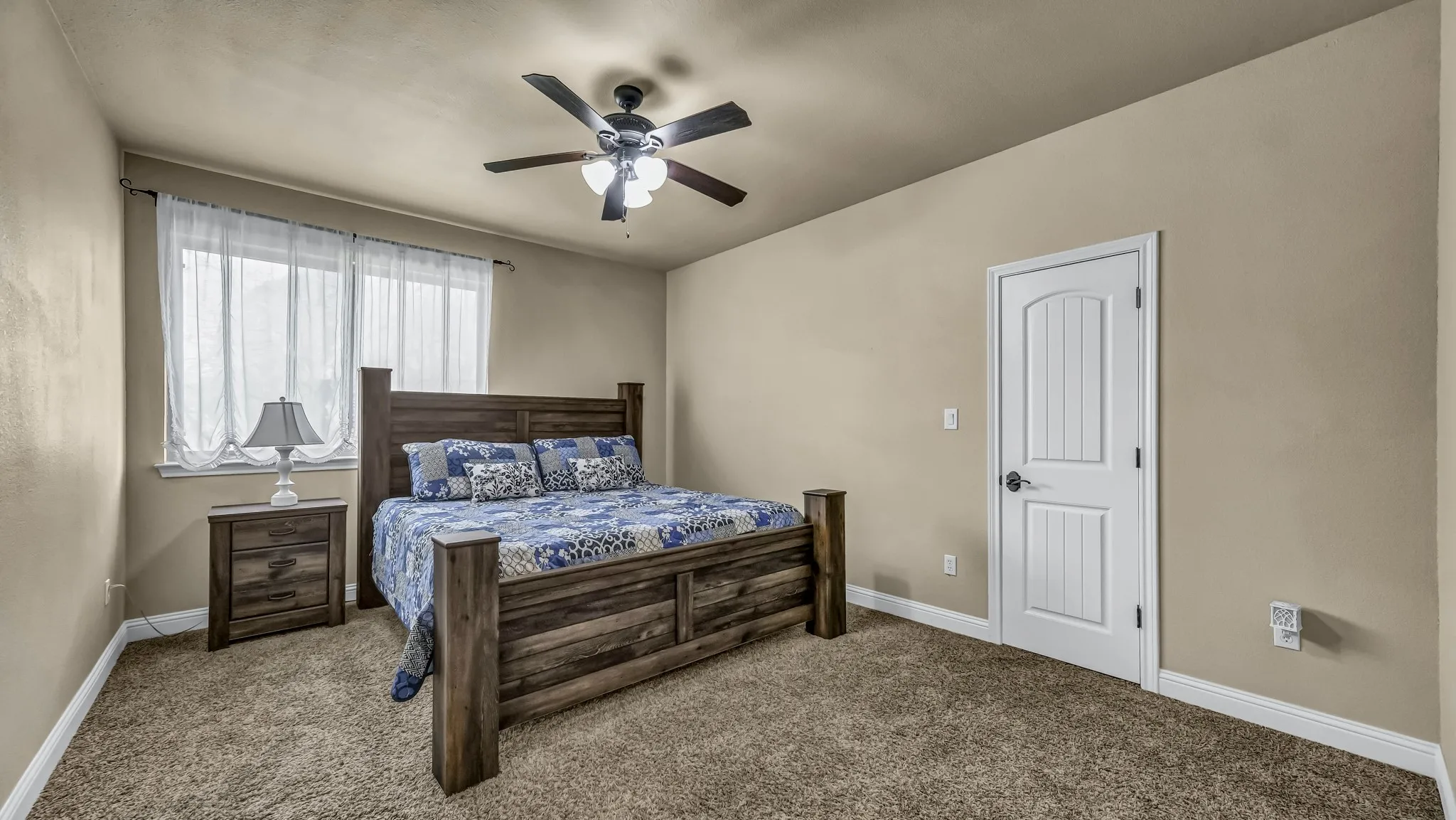Single Family Residence For Sale in Parker County , 317 Arapahoe Ridge, Weatherford, Texas 76087, 4 Bedroom, 4 Bathroom, 3 Garage spaces, 4,100 Sqft, built in 2015, Preowned, mls#21220076, Real Estate Agent in Weatherford, Homes For Sale in Parker county, Homes For Sale in Weatherford, Realtor in Weatherford Texas, Real Estate Brokerage Independent Realty Texas, Luminita Cordes Realtor