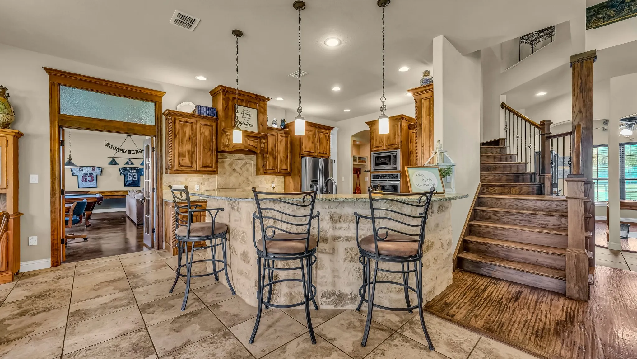 Single Family Residence For Sale in Parker County , 317 Arapahoe Ridge, Weatherford, Texas 76087, 4 Bedroom, 4 Bathroom, 3 Garage spaces, 4,100 Sqft, built in 2015, Preowned, mls#21220076, Real Estate Agent in Weatherford, Homes For Sale in Parker county, Homes For Sale in Weatherford, Realtor in Weatherford Texas, Real Estate Brokerage Independent Realty Texas, Luminita Cordes Realtor