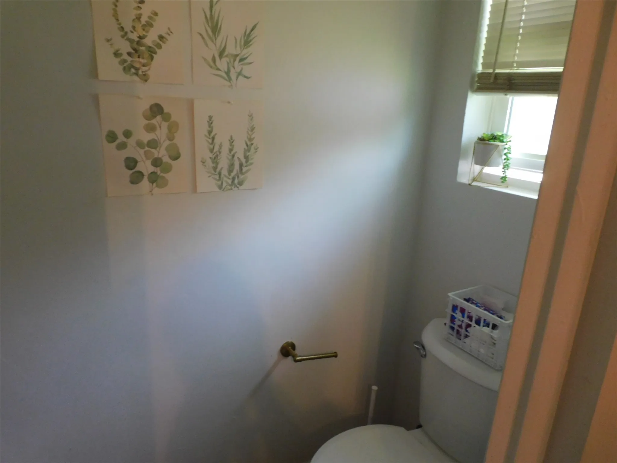 Single Family Residence For Sale in Dallas County , 409 W Vista Drive, Garland, Texas 75041, 3 Bedroom, 2 Bathroom, 1 Garage spaces, 1,000 Sqft, built in 1950, mls#21223563, Real Estate Agent in Garland, Homes For Sale in Dallas county, Homes For Sale in Garland, Realtor in Garland Texas, Real Estate Brokerage Independent Realty Texas, Luminita Cordes Realtor