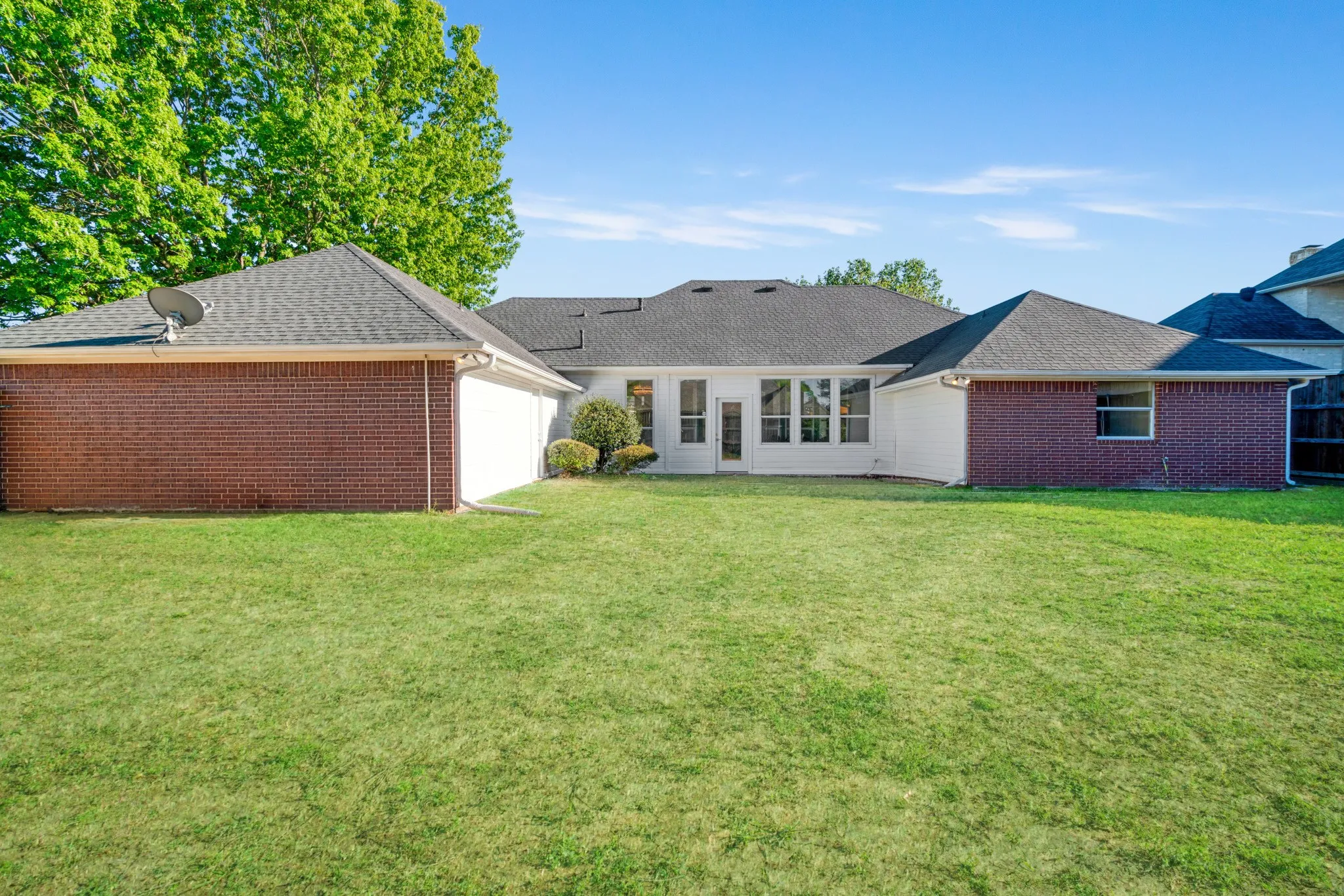 Single Family Residence For Sale in Lamar County , 3025 Aspen, Paris, Texas 75462, 4 Bedroom, 3 Bathroom, 2 Garage spaces, 2,712 Sqft, built in 1995, mls#21228056, Real Estate Agent in Paris, Homes For Sale in Lamar county, Homes For Sale in Paris, Realtor in Paris Texas, Real Estate Brokerage Independent Realty Texas, Luminita Cordes Realtor