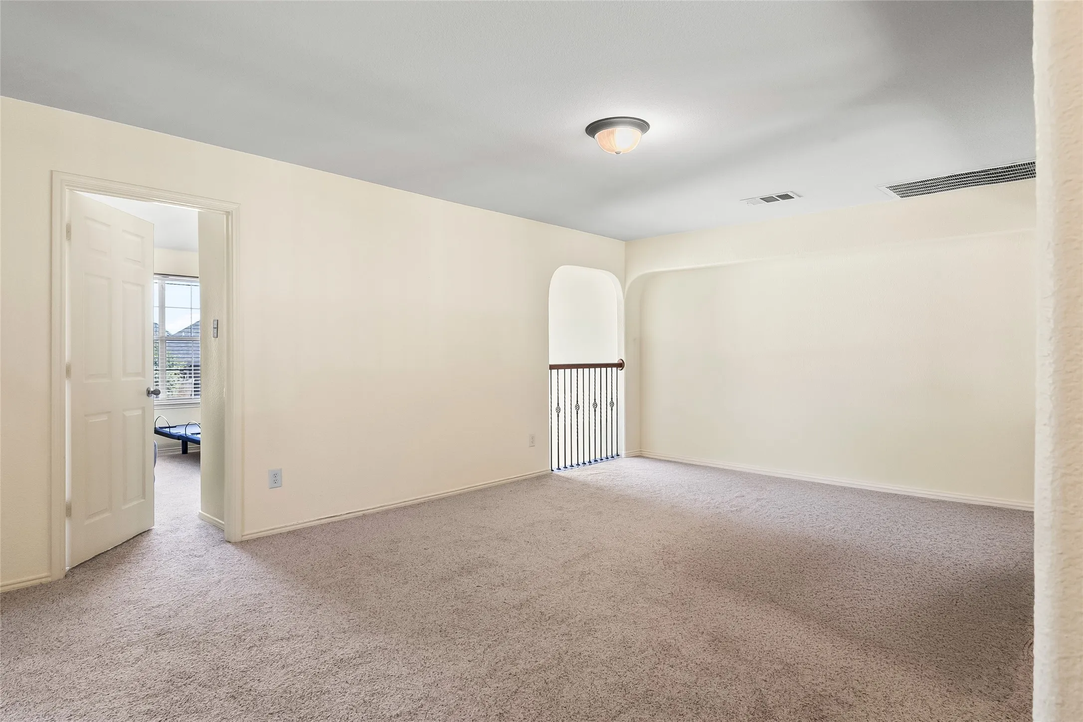 Single Family Residence For Sale in Tarrant County , 824 Peach Lane, Burleson, Texas 76028, 3 Bedroom, 3 Bathroom, 2 Garage spaces, 2,910 Sqft, built in 2007, Preowned, mls#21210684, Real Estate Agent in Burleson, Homes For Sale in Tarrant county, Homes For Sale in Burleson, Realtor in Burleson Texas, Real Estate Brokerage Independent Realty Texas, Luminita Cordes Realtor
