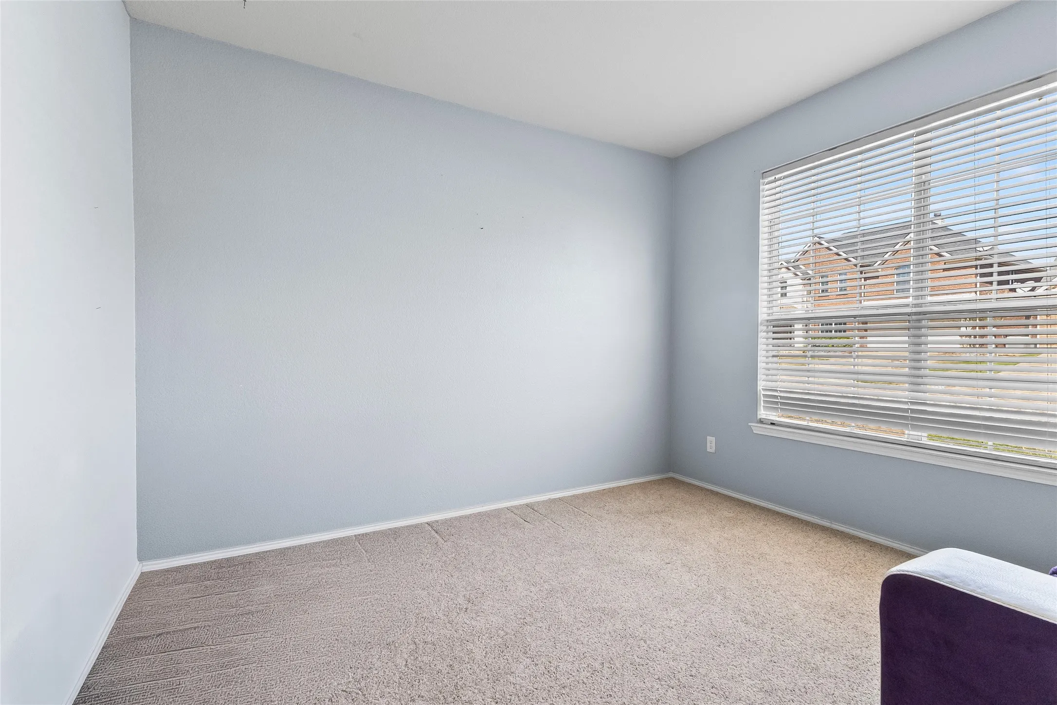 Single Family Residence For Sale in Tarrant County , 824 Peach Lane, Burleson, Texas 76028, 3 Bedroom, 3 Bathroom, 2 Garage spaces, 2,910 Sqft, built in 2007, Preowned, mls#21210684, Real Estate Agent in Burleson, Homes For Sale in Tarrant county, Homes For Sale in Burleson, Realtor in Burleson Texas, Real Estate Brokerage Independent Realty Texas, Luminita Cordes Realtor