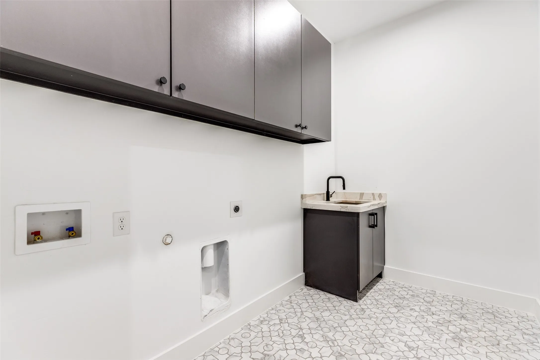 Single Family Residence For Sale in Dallas County , 3742 Almazan Drive, Dallas, Texas 75220, 4 Bedroom, 5 Bathroom, 2 Garage spaces, 4,702 Sqft, built in 2026, New Construction - Complete, mls#21218075, Real Estate Agent in Dallas, Homes For Sale in Dallas county, Homes For Sale in Dallas, Realtor in Dallas Texas, Real Estate Brokerage Independent Realty Texas, Luminita Cordes Realtor