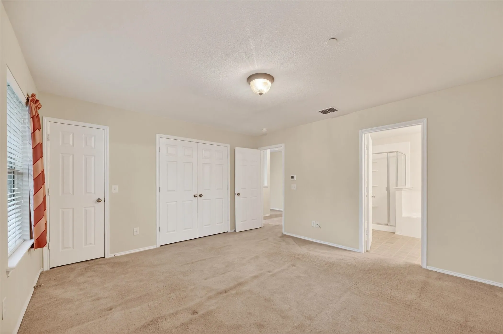 Townhouse For Sale in Collin County , 4844 Heather Glen Trail, Mc Kinney, Texas 75070, 3 Bedroom, 3 Bathroom, 2 Garage spaces, 1,497 Sqft, built in 2006, mls#21224887, Real Estate Agent in Mc Kinney, Homes For Sale in Collin county, Homes For Sale in Mc Kinney, Realtor in Mc Kinney Texas, Real Estate Brokerage Independent Realty Texas, Luminita Cordes Realtor