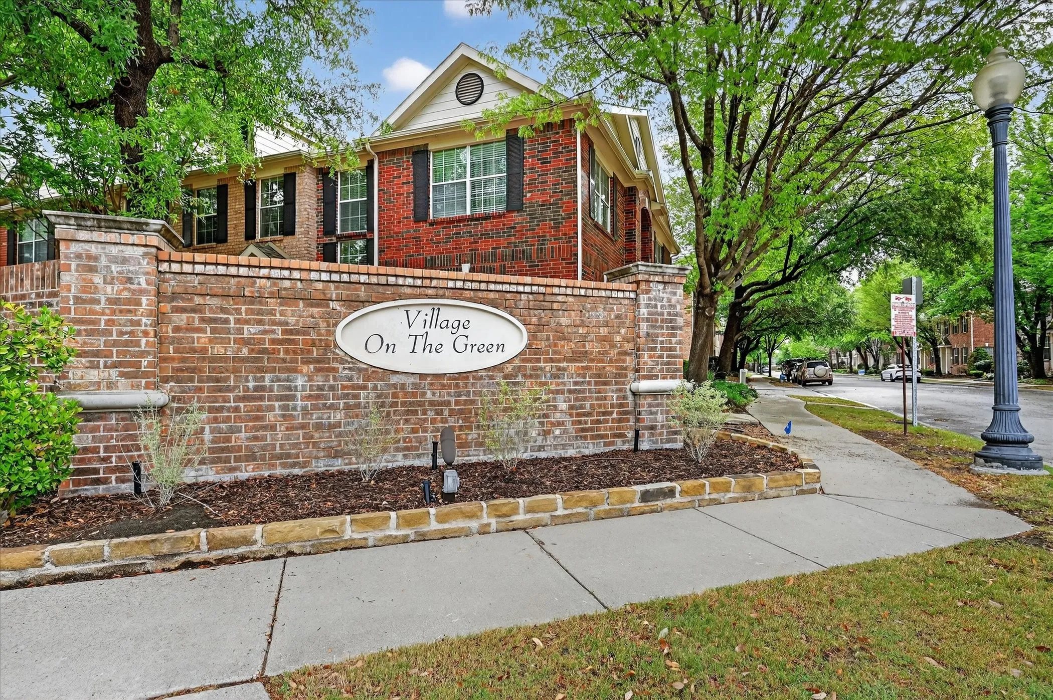 Townhouse For Sale in Collin County , 4844 Heather Glen Trail, Mc Kinney, Texas 75070, 3 Bedroom, 3 Bathroom, 2 Garage spaces, 1,497 Sqft, built in 2006, mls#21224887, Real Estate Agent in Mc Kinney, Homes For Sale in Collin county, Homes For Sale in Mc Kinney, Realtor in Mc Kinney Texas, Real Estate Brokerage Independent Realty Texas, Luminita Cordes Realtor