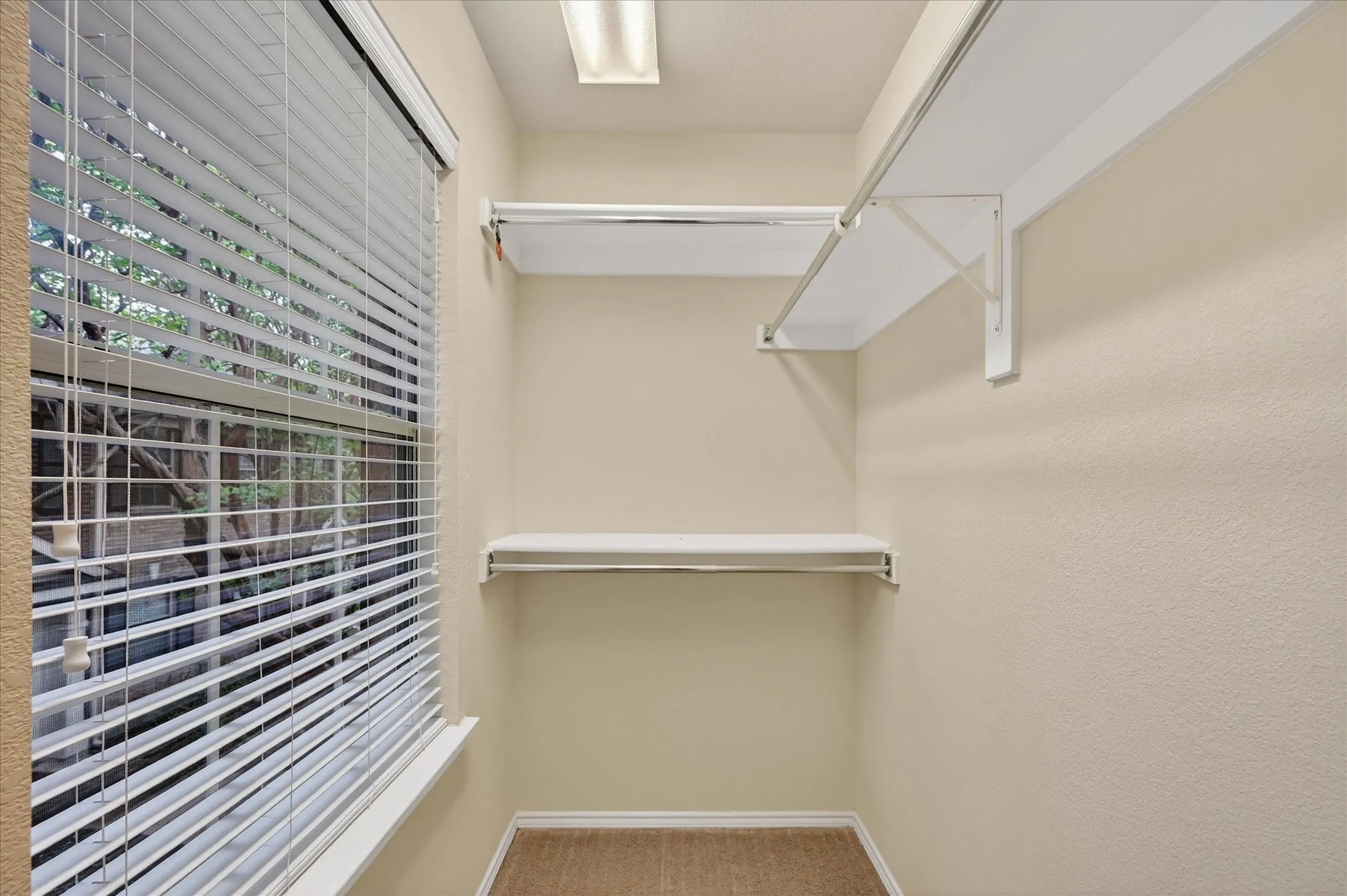 Townhouse For Sale in Collin County , 4844 Heather Glen Trail, Mc Kinney, Texas 75070, 3 Bedroom, 3 Bathroom, 2 Garage spaces, 1,497 Sqft, built in 2006, mls#21224887, Real Estate Agent in Mc Kinney, Homes For Sale in Collin county, Homes For Sale in Mc Kinney, Realtor in Mc Kinney Texas, Real Estate Brokerage Independent Realty Texas, Luminita Cordes Realtor