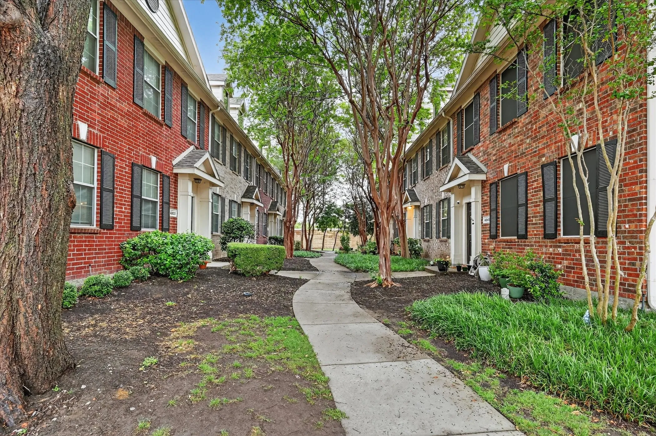 Townhouse For Sale in Collin County , 4844 Heather Glen Trail, Mc Kinney, Texas 75070, 3 Bedroom, 3 Bathroom, 2 Garage spaces, 1,497 Sqft, built in 2006, mls#21224887, Real Estate Agent in Mc Kinney, Homes For Sale in Collin county, Homes For Sale in Mc Kinney, Realtor in Mc Kinney Texas, Real Estate Brokerage Independent Realty Texas, Luminita Cordes Realtor