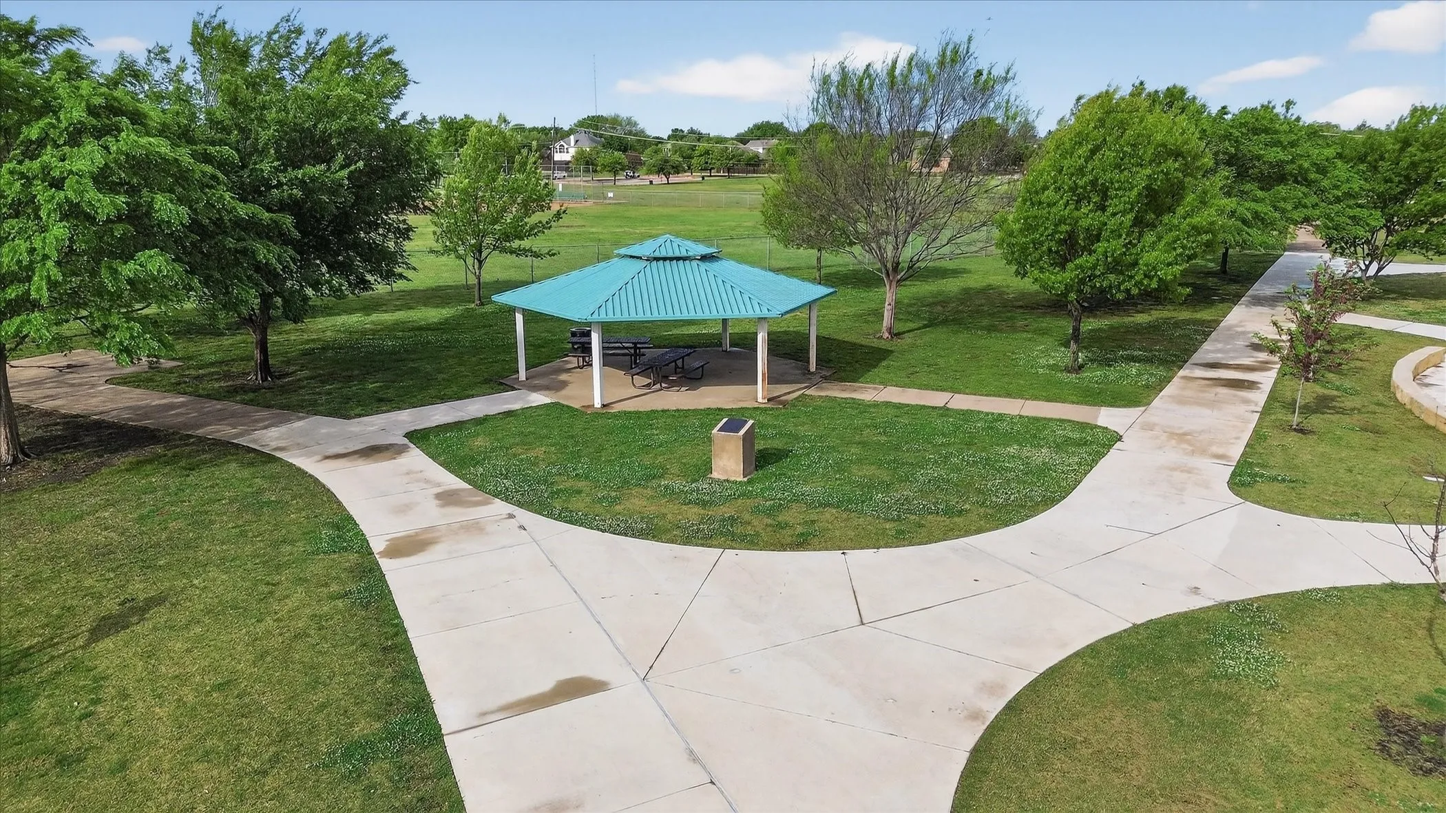 Townhouse For Sale in Collin County , 4844 Heather Glen Trail, Mc Kinney, Texas 75070, 3 Bedroom, 3 Bathroom, 2 Garage spaces, 1,497 Sqft, built in 2006, mls#21224887, Real Estate Agent in Mc Kinney, Homes For Sale in Collin county, Homes For Sale in Mc Kinney, Realtor in Mc Kinney Texas, Real Estate Brokerage Independent Realty Texas, Luminita Cordes Realtor