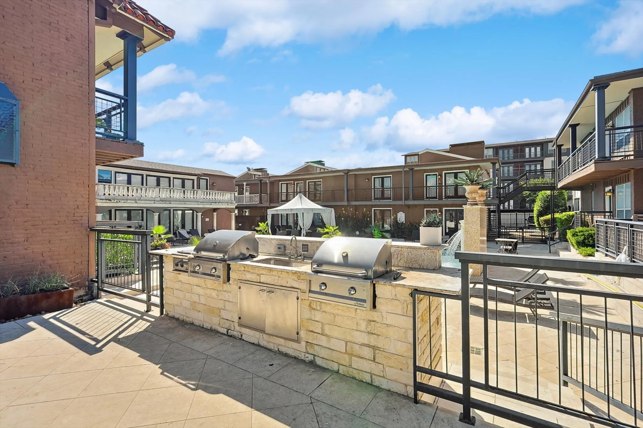 Condominium For Sale in Dallas County , 5916 Sandhurst Lane 226, Dallas, Texas 75206, 2 Bedrooms, 2 Bathrooms, Garage spaces, 1,050 Sqft, built in 1967, Preowned, Price $295,000, mls#21227686, Real Estate Agent in Dallas, Homes For Sale in Dallas county, Homes For Sale in Dallas, Realtor in Dallas Texas, Real Estate Brokerage Independent Realty Texas, Luminita Cordes Realtor
