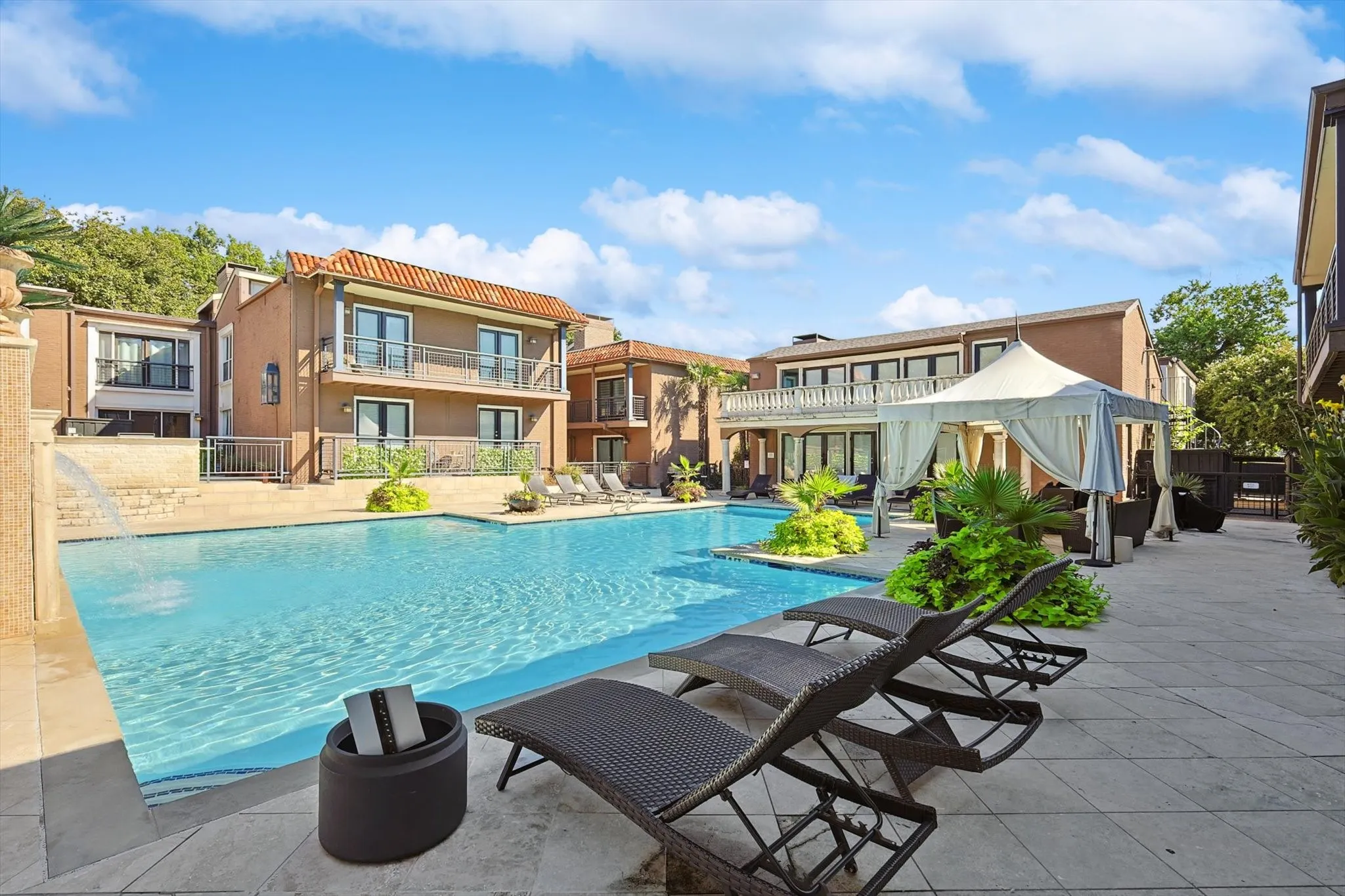 Condominium For Sale in Dallas County , 5916 Sandhurst Lane 226, Dallas, Texas 75206, 2 Bedrooms, 2 Bathrooms, Garage spaces, 1,050 Sqft, built in 1967, Preowned, Price $295,000, mls#21227686, Real Estate Agent in Dallas, Homes For Sale in Dallas county, Homes For Sale in Dallas, Realtor in Dallas Texas, Real Estate Brokerage Independent Realty Texas, Luminita Cordes Realtor