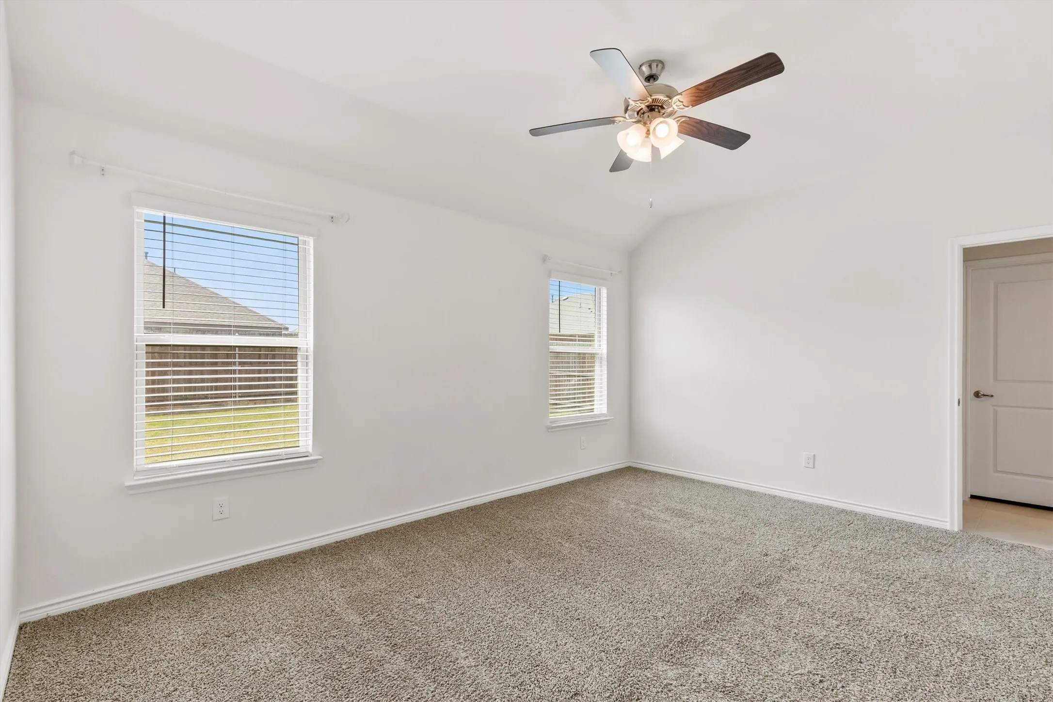 Single Family Residence For Sale in Collin County , 617 Calm Springs Drive, Princeton, Texas 75407, 3 Bedroom, 2 Bathroom, 2 Garage spaces, 1,536 Sqft, built in 2022, Preowned, mls#21226799, Real Estate Agent in Princeton, Homes For Sale in Collin county, Homes For Sale in Princeton, Realtor in Princeton Texas, Real Estate Brokerage Independent Realty Texas, Luminita Cordes Realtor