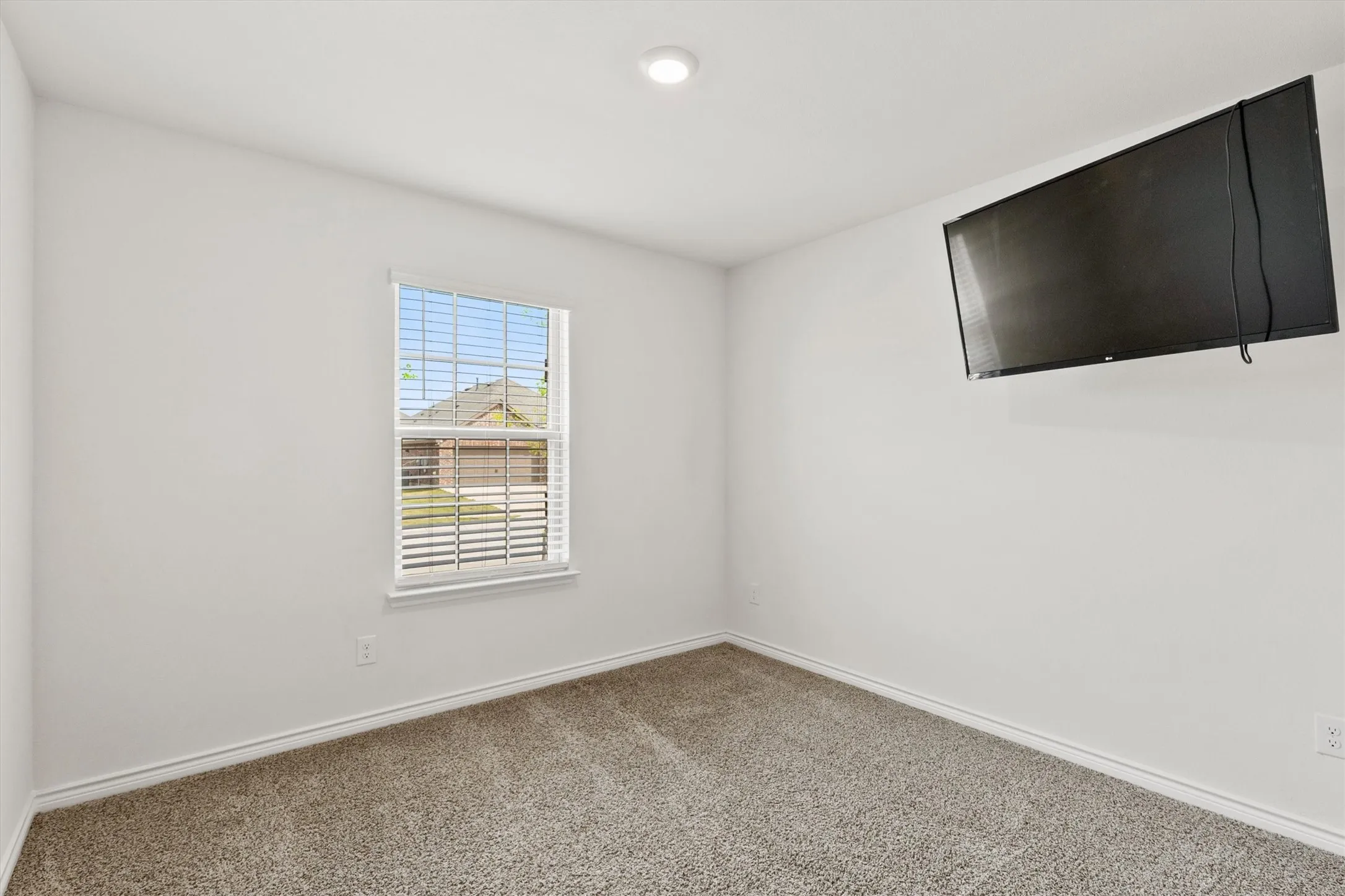 Single Family Residence For Sale in Collin County , 617 Calm Springs Drive, Princeton, Texas 75407, 3 Bedroom, 2 Bathroom, 2 Garage spaces, 1,536 Sqft, built in 2022, Preowned, mls#21226799, Real Estate Agent in Princeton, Homes For Sale in Collin county, Homes For Sale in Princeton, Realtor in Princeton Texas, Real Estate Brokerage Independent Realty Texas, Luminita Cordes Realtor