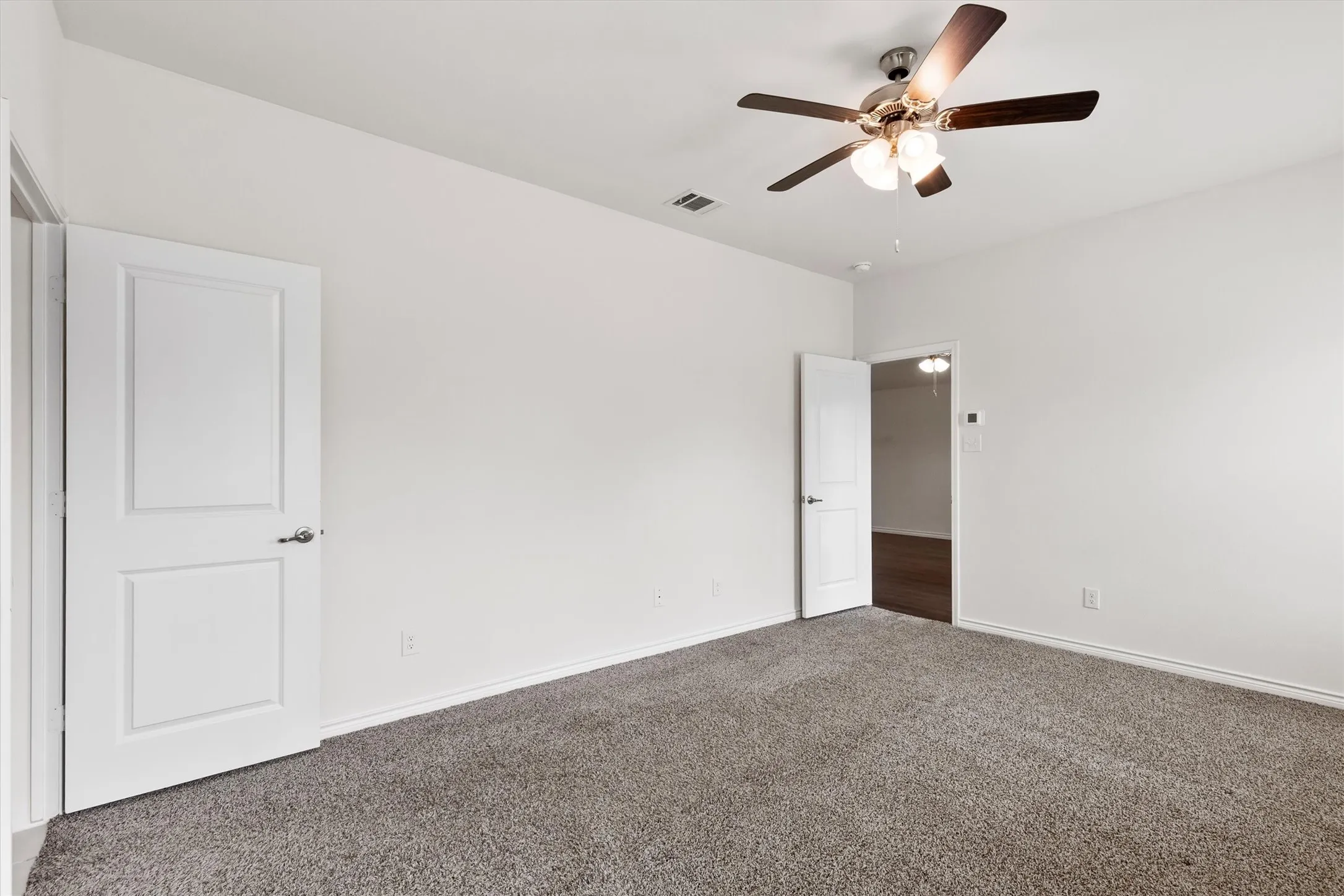 Single Family Residence For Sale in Collin County , 617 Calm Springs Drive, Princeton, Texas 75407, 3 Bedroom, 2 Bathroom, 2 Garage spaces, 1,536 Sqft, built in 2022, Preowned, mls#21226799, Real Estate Agent in Princeton, Homes For Sale in Collin county, Homes For Sale in Princeton, Realtor in Princeton Texas, Real Estate Brokerage Independent Realty Texas, Luminita Cordes Realtor
