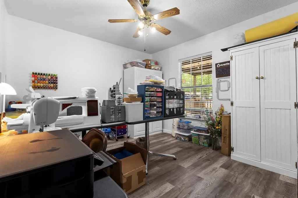 Single Family Residence For Sale in Henderson County , 1101 Doe Run Drive, Tool, Texas 75143, 3 Bedrooms, 2 Bathrooms, 2 Garage spaces, 1,456 Sqft, built in 1990, Price $299,000, mls#21228135, Real Estate Agent in Tool, Homes For Sale in Henderson county, Homes For Sale in Tool, Realtor in Tool Texas, Real Estate Brokerage Independent Realty Texas, Luminita Cordes Realtor
