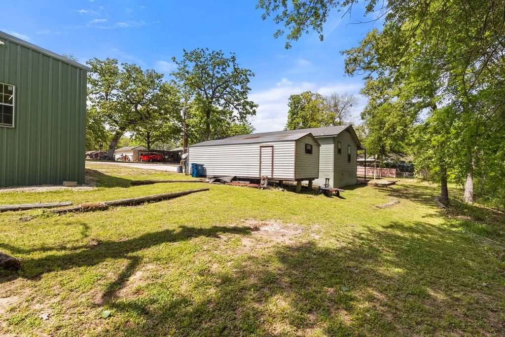 Single Family Residence For Sale in Henderson County , 1101 Doe Run Drive, Tool, Texas 75143, 3 Bedrooms, 2 Bathrooms, 2 Garage spaces, 1,456 Sqft, built in 1990, Price $299,000, mls#21228135, Real Estate Agent in Tool, Homes For Sale in Henderson county, Homes For Sale in Tool, Realtor in Tool Texas, Real Estate Brokerage Independent Realty Texas, Luminita Cordes Realtor
