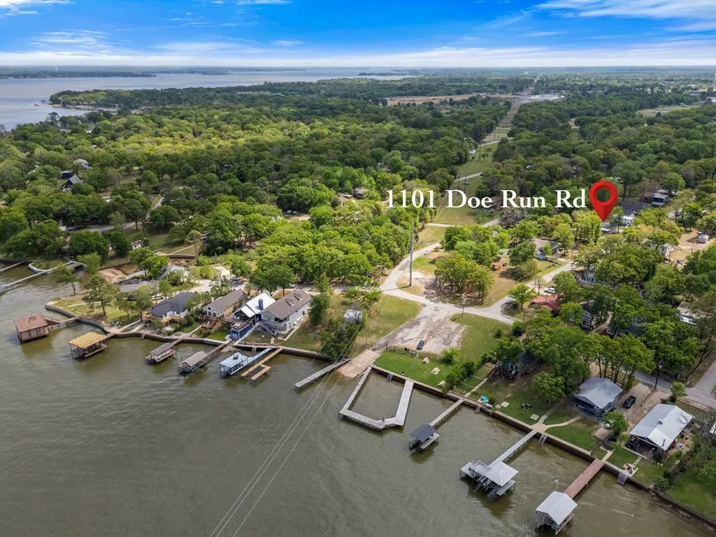 Single Family Residence For Sale in Henderson County , 1101 Doe Run Drive, Tool, Texas 75143, 3 Bedrooms, 2 Bathrooms, 2 Garage spaces, 1,456 Sqft, built in 1990, Price $299,000, mls#21228135, Real Estate Agent in Tool, Homes For Sale in Henderson county, Homes For Sale in Tool, Realtor in Tool Texas, Real Estate Brokerage Independent Realty Texas, Luminita Cordes Realtor