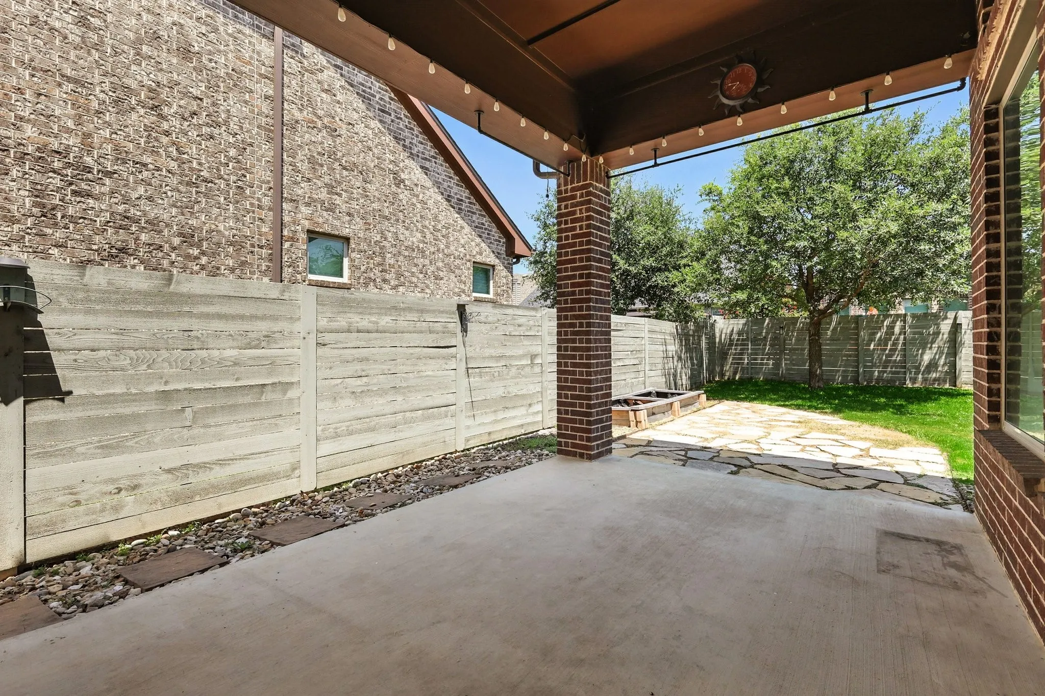 Single Family Residence For Sale in Denton County , 1516 8th Street, Argyle, Texas 76226, 4 Bedroom, 3 Bathroom, 2 Garage spaces, 2,985 Sqft, built in 2016, Preowned, mls#21227631, Real Estate Agent in Argyle, Homes For Sale in Denton county, Homes For Sale in Argyle, Realtor in Argyle Texas, Real Estate Brokerage Independent Realty Texas, Luminita Cordes Realtor