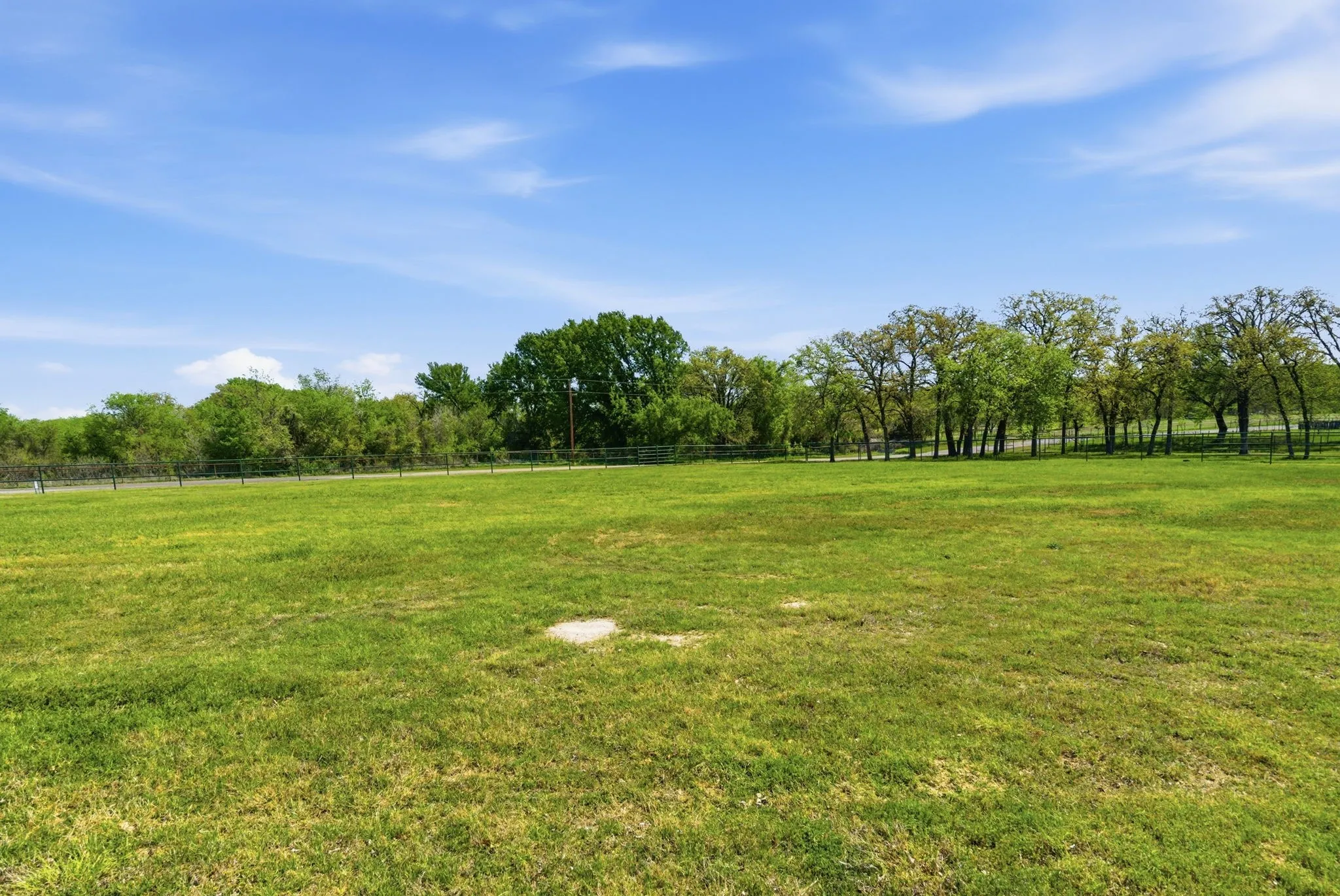 Single Family Residence For Sale in Parker County , 1101 Tanglewood Drive, Weatherford, Texas 76087, 3 Bedroom, 2 Bathroom, 2 Garage spaces, 2,446 Sqft, built in 1984, Price $949,000, mls#21228175, Real Estate Agent in Weatherford, Homes For Sale in Parker county, Homes For Sale in Weatherford, Realtor in Weatherford Texas, Real Estate Brokerage Independent Realty Texas, Luminita Cordes Realtor