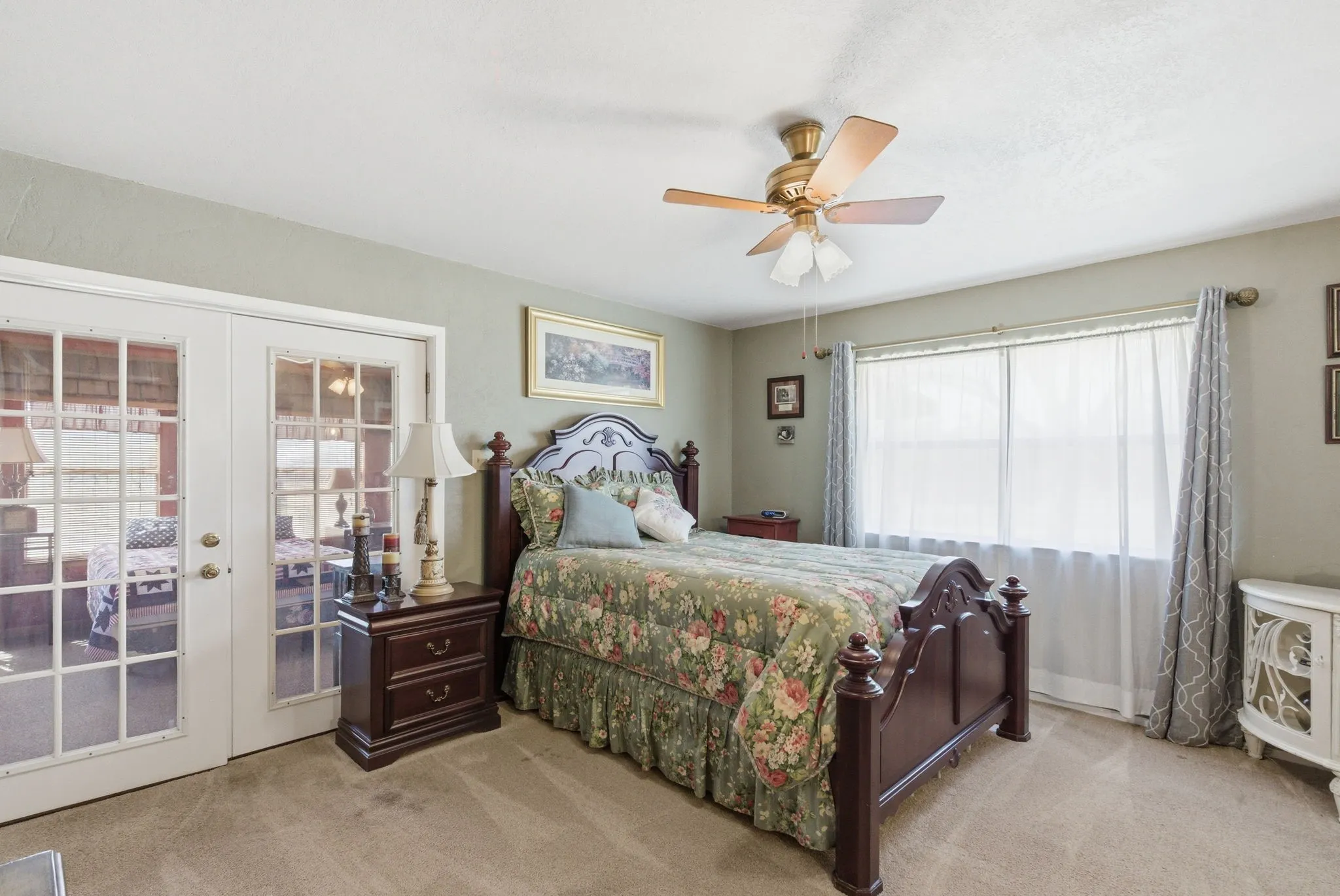 Single Family Residence For Sale in Parker County , 1101 Tanglewood Drive, Weatherford, Texas 76087, 3 Bedroom, 2 Bathroom, 2 Garage spaces, 2,446 Sqft, built in 1984, Price $949,000, mls#21228175, Real Estate Agent in Weatherford, Homes For Sale in Parker county, Homes For Sale in Weatherford, Realtor in Weatherford Texas, Real Estate Brokerage Independent Realty Texas, Luminita Cordes Realtor
