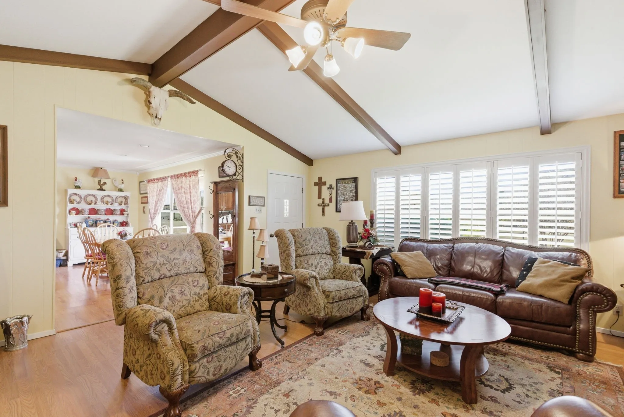 Single Family Residence For Sale in Parker County , 1101 Tanglewood Drive, Weatherford, Texas 76087, 3 Bedroom, 2 Bathroom, 2 Garage spaces, 2,446 Sqft, built in 1984, Price $949,000, mls#21228175, Real Estate Agent in Weatherford, Homes For Sale in Parker county, Homes For Sale in Weatherford, Realtor in Weatherford Texas, Real Estate Brokerage Independent Realty Texas, Luminita Cordes Realtor