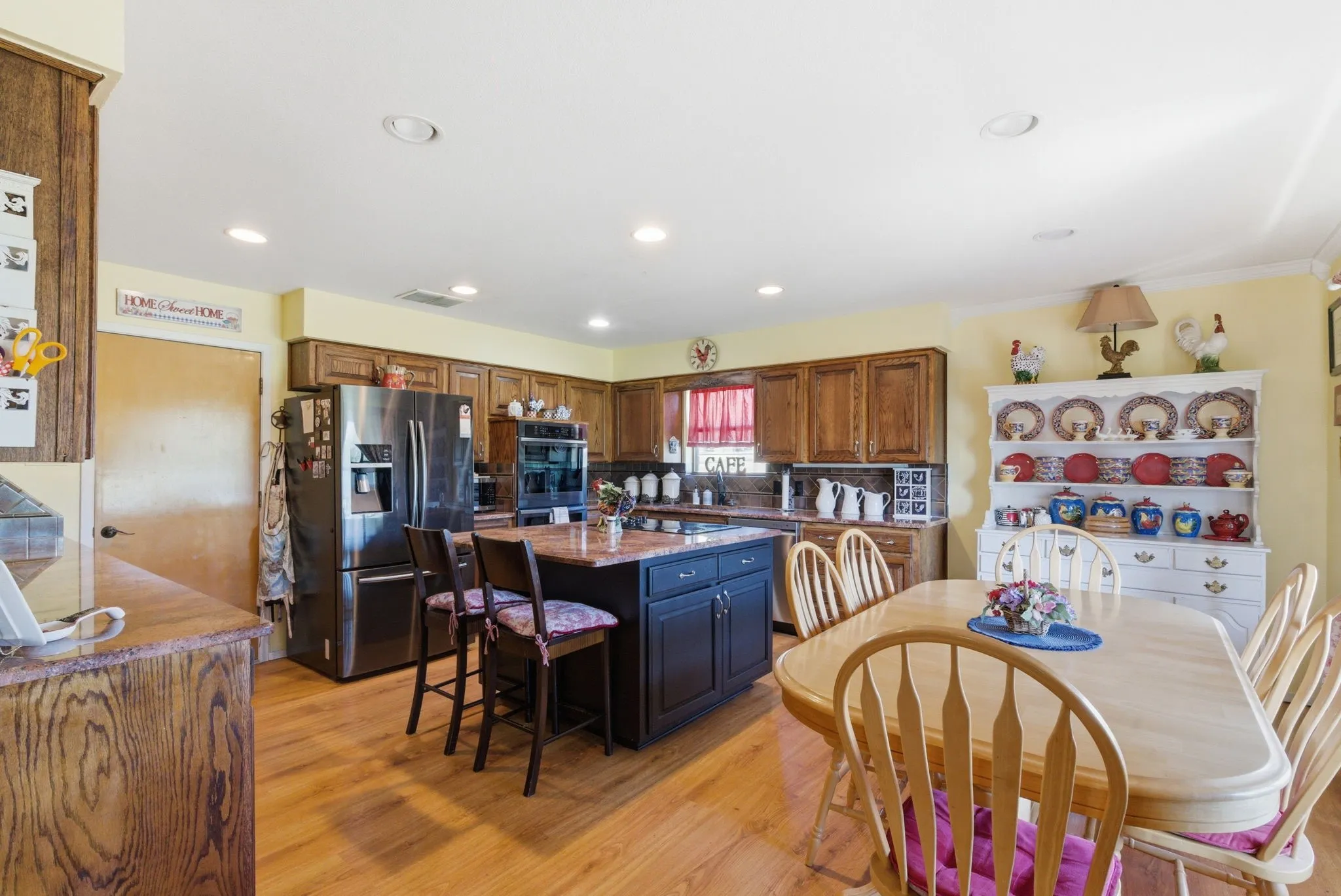 Single Family Residence For Sale in Parker County , 1101 Tanglewood Drive, Weatherford, Texas 76087, 3 Bedroom, 2 Bathroom, 2 Garage spaces, 2,446 Sqft, built in 1984, Price $949,000, mls#21228175, Real Estate Agent in Weatherford, Homes For Sale in Parker county, Homes For Sale in Weatherford, Realtor in Weatherford Texas, Real Estate Brokerage Independent Realty Texas, Luminita Cordes Realtor