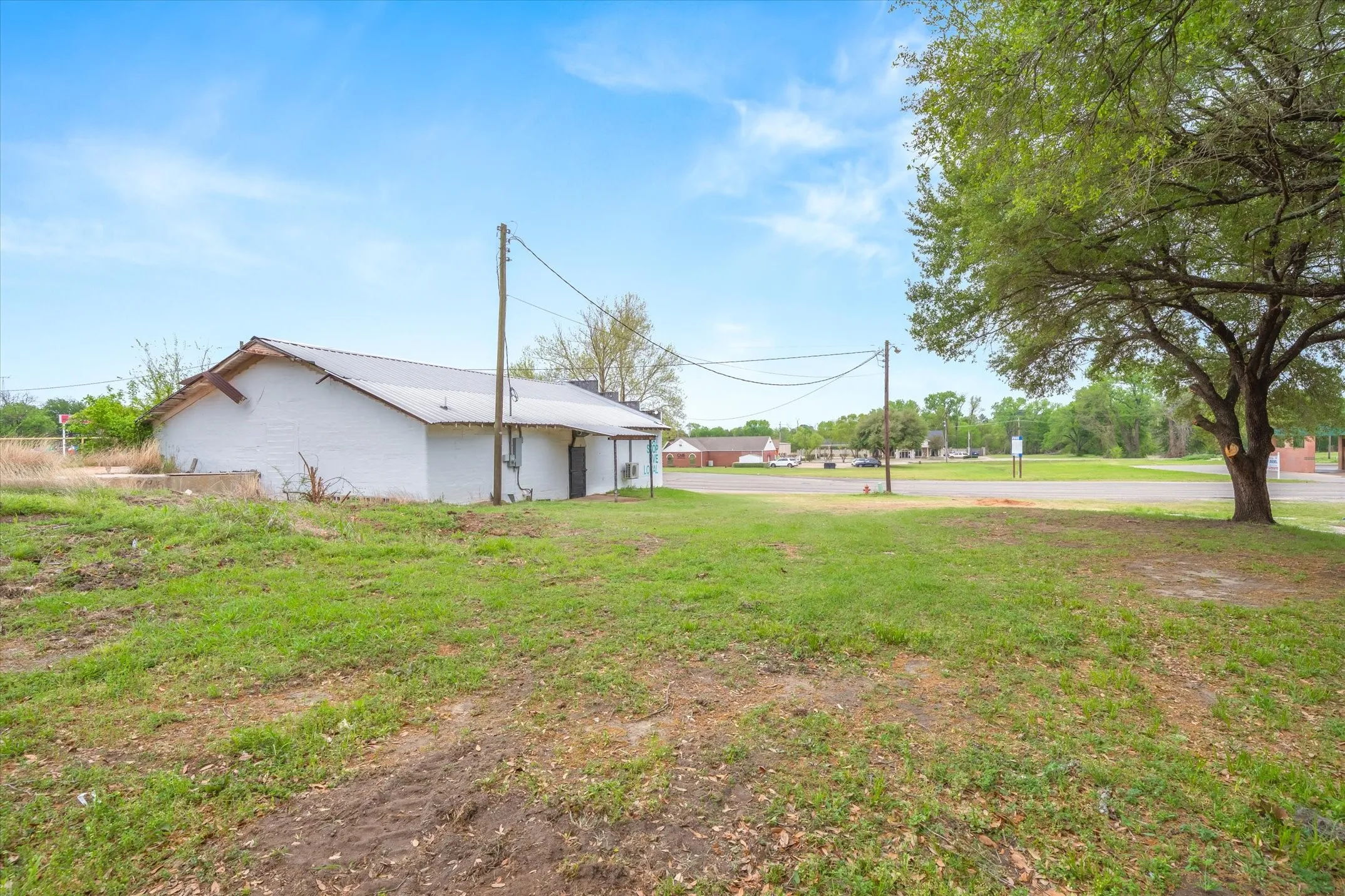 Business For Sale in Van Zandt County , 320 W Garland Street, Grand Saline, Texas 75140, 0, 0, Garage spaces, 0 Sqft, built in 1960, Preowned, Price $164,900, mls#21228193, Real Estate Agent in Grand Saline, Homes For Sale in Van Zandt county, Homes For Sale in Grand Saline, Realtor in Grand Saline Texas, Real Estate Brokerage Independent Realty Texas, Luminita Cordes Realtor