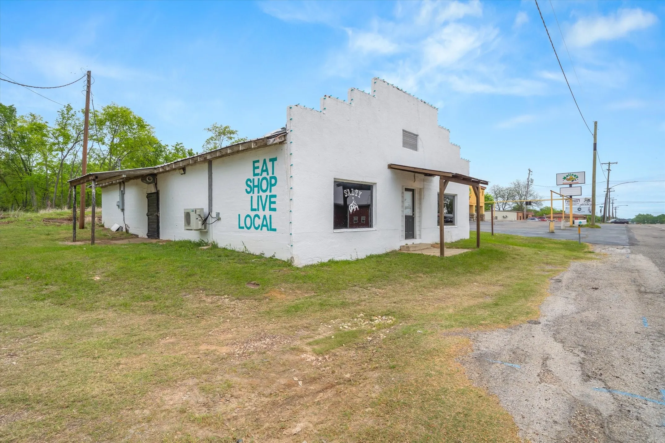 Business For Sale in Van Zandt County , 320 W Garland Street, Grand Saline, Texas 75140, 0, 0, Garage spaces, 0 Sqft, built in 1960, Preowned, Price $164,900, mls#21228193, Real Estate Agent in Grand Saline, Homes For Sale in Van Zandt county, Homes For Sale in Grand Saline, Realtor in Grand Saline Texas, Real Estate Brokerage Independent Realty Texas, Luminita Cordes Realtor