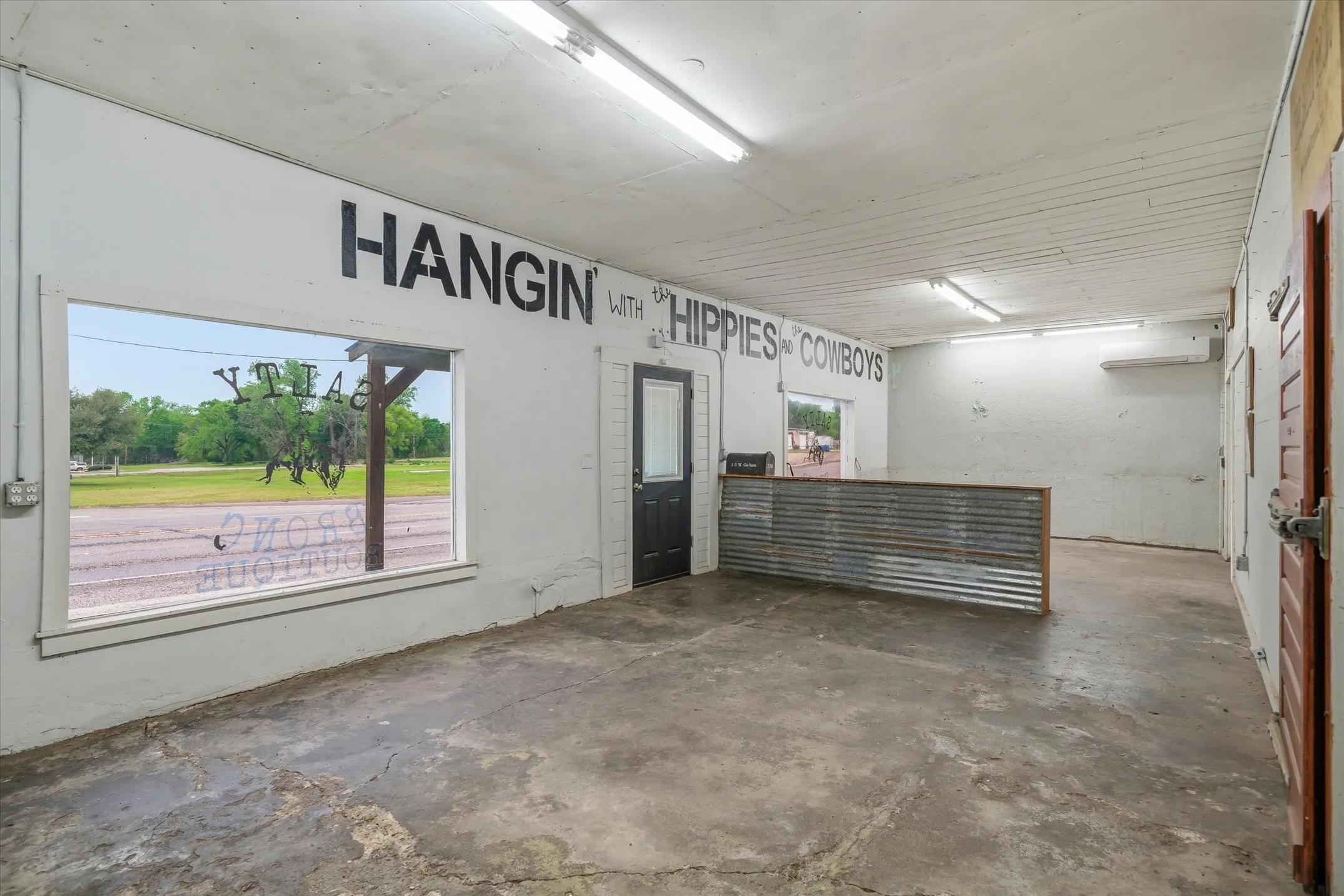 Business For Sale in Van Zandt County , 320 W Garland Street, Grand Saline, Texas 75140, 0, 0, Garage spaces, 0 Sqft, built in 1960, Preowned, Price $164,900, mls#21228193, Real Estate Agent in Grand Saline, Homes For Sale in Van Zandt county, Homes For Sale in Grand Saline, Realtor in Grand Saline Texas, Real Estate Brokerage Independent Realty Texas, Luminita Cordes Realtor