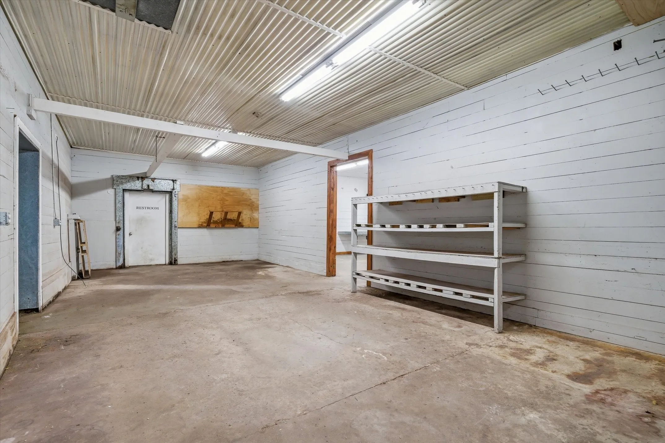 Business For Sale in Van Zandt County , 320 W Garland Street, Grand Saline, Texas 75140, 0, 0, Garage spaces, 0 Sqft, built in 1960, Preowned, Price $164,900, mls#21228193, Real Estate Agent in Grand Saline, Homes For Sale in Van Zandt county, Homes For Sale in Grand Saline, Realtor in Grand Saline Texas, Real Estate Brokerage Independent Realty Texas, Luminita Cordes Realtor