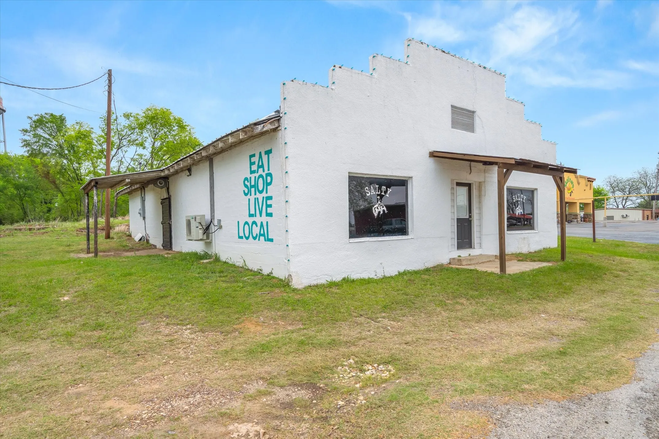 Business For Sale in Van Zandt County , 320 W Garland Street, Grand Saline, Texas 75140, 0, 0, Garage spaces, 0 Sqft, built in 1960, Preowned, Price $164,900, mls#21228193, Real Estate Agent in Grand Saline, Homes For Sale in Van Zandt county, Homes For Sale in Grand Saline, Realtor in Grand Saline Texas, Real Estate Brokerage Independent Realty Texas, Luminita Cordes Realtor