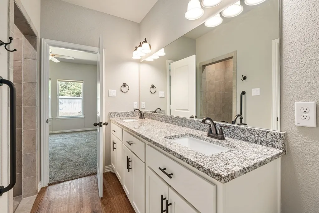 Single Family Residence For Sale in Henderson County , 218 Skiff Drive, Gun Barrel City, Texas 75156, 3 Bedroom, 2 Bathroom, 2 Garage spaces, 1,637 Sqft, built in 2022, Preowned, mls#21223878, Real Estate Agent in Gun Barrel City, Homes For Sale in Henderson county, Homes For Sale in Gun Barrel City, Realtor in Gun Barrel City Texas, Real Estate Brokerage Independent Realty Texas, Luminita Cordes Realtor