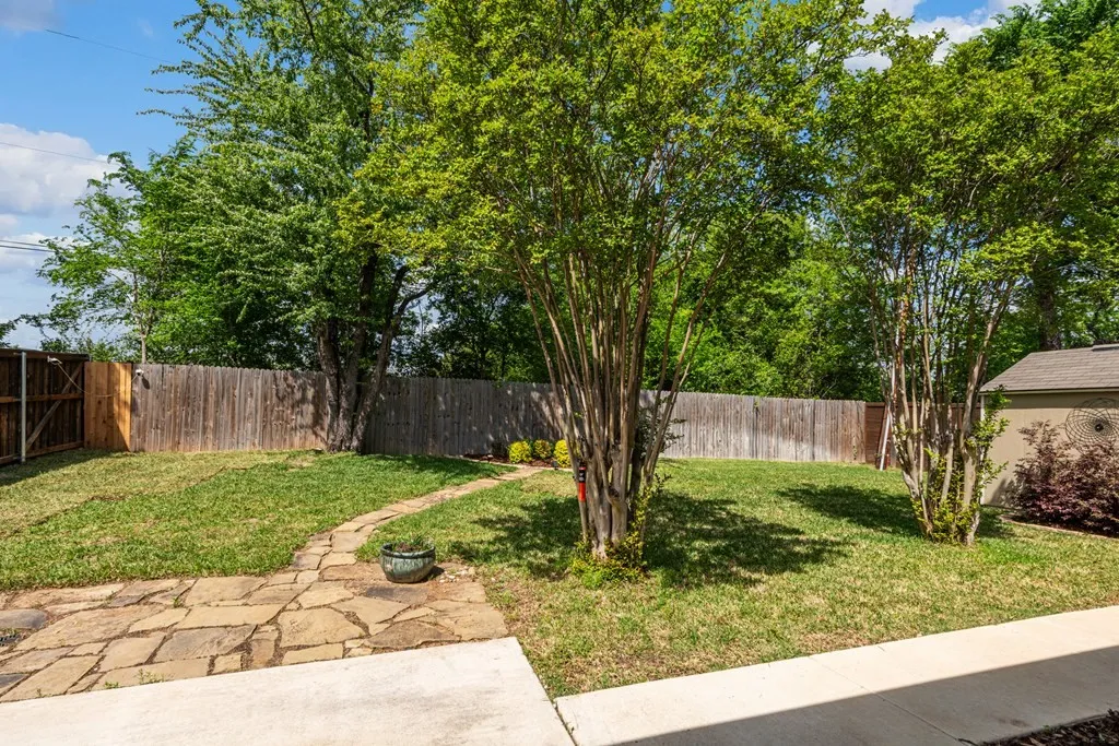 Single Family Residence For Sale in Henderson County , 218 Skiff Drive, Gun Barrel City, Texas 75156, 3 Bedroom, 2 Bathroom, 2 Garage spaces, 1,637 Sqft, built in 2022, Preowned, mls#21223878, Real Estate Agent in Gun Barrel City, Homes For Sale in Henderson county, Homes For Sale in Gun Barrel City, Realtor in Gun Barrel City Texas, Real Estate Brokerage Independent Realty Texas, Luminita Cordes Realtor