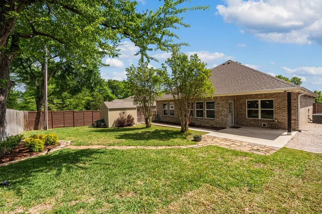 Single Family Residence For Sale in Henderson County , 218 Skiff Drive, Gun Barrel City, Texas 75156, 3 Bedroom, 2 Bathroom, 2 Garage spaces, 1,637 Sqft, built in 2022, Preowned, mls#21223878, Real Estate Agent in Gun Barrel City, Homes For Sale in Henderson county, Homes For Sale in Gun Barrel City, Realtor in Gun Barrel City Texas, Real Estate Brokerage Independent Realty Texas, Luminita Cordes Realtor