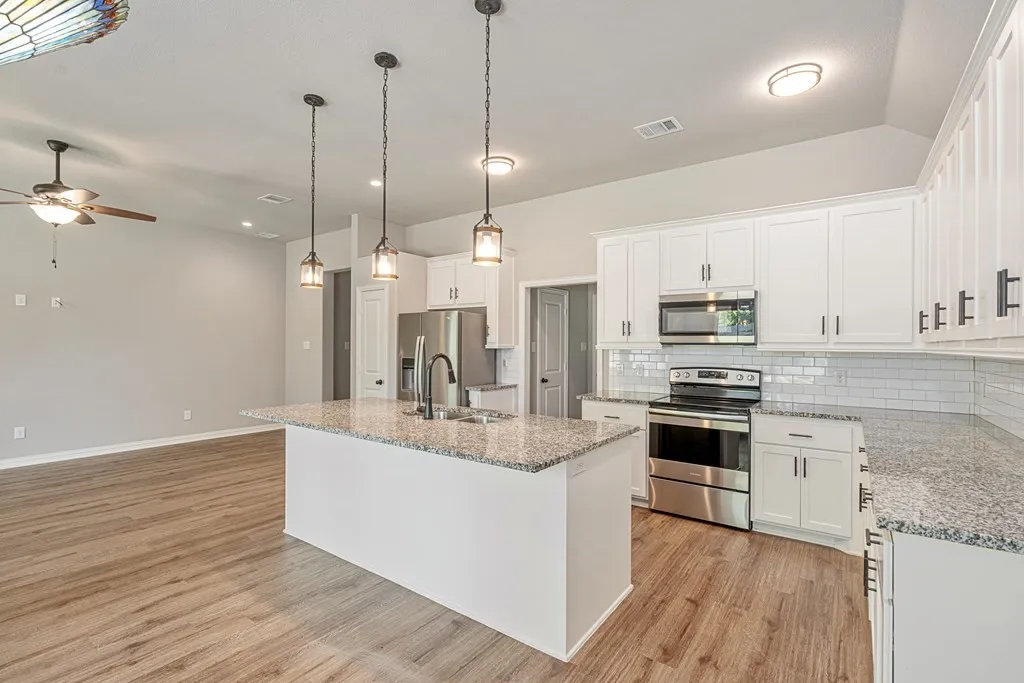 Single Family Residence For Sale in Henderson County , 218 Skiff Drive, Gun Barrel City, Texas 75156, 3 Bedroom, 2 Bathroom, 2 Garage spaces, 1,637 Sqft, built in 2022, Preowned, mls#21223878, Real Estate Agent in Gun Barrel City, Homes For Sale in Henderson county, Homes For Sale in Gun Barrel City, Realtor in Gun Barrel City Texas, Real Estate Brokerage Independent Realty Texas, Luminita Cordes Realtor