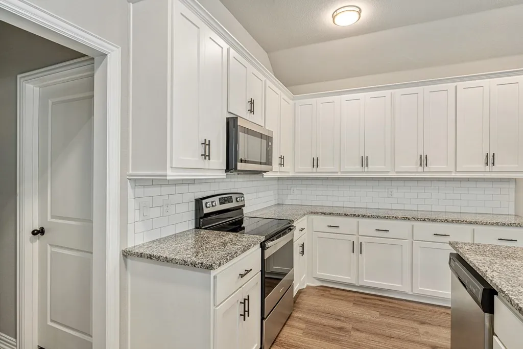 Single Family Residence For Sale in Henderson County , 218 Skiff Drive, Gun Barrel City, Texas 75156, 3 Bedroom, 2 Bathroom, 2 Garage spaces, 1,637 Sqft, built in 2022, Preowned, mls#21223878, Real Estate Agent in Gun Barrel City, Homes For Sale in Henderson county, Homes For Sale in Gun Barrel City, Realtor in Gun Barrel City Texas, Real Estate Brokerage Independent Realty Texas, Luminita Cordes Realtor