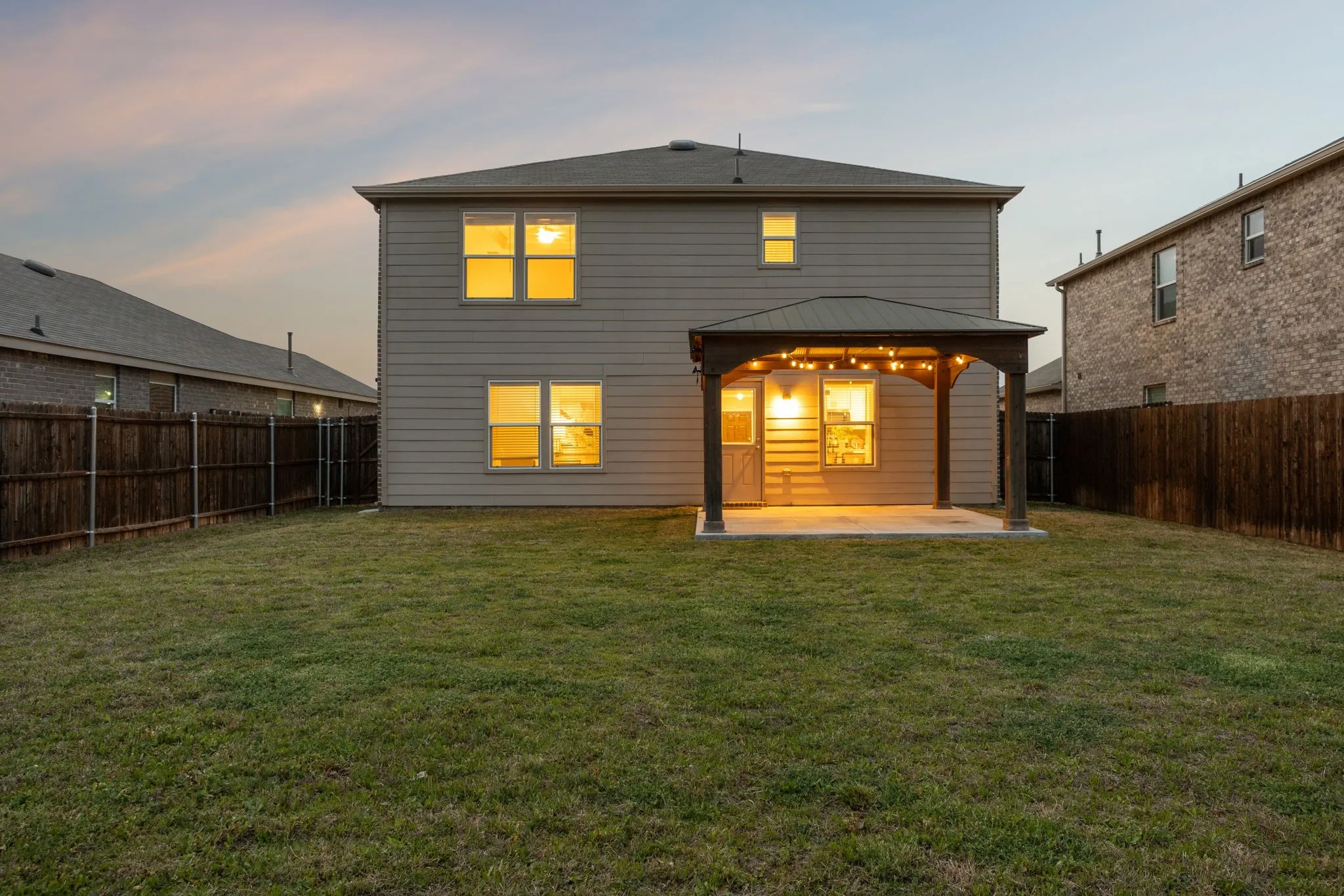 Single Family Residence For Sale in Denton County , 805 Harefield, Haslet, Texas 76052, 4 Bedroom, 3 Bathroom, 2 Garage spaces, 2,344 Sqft, built in 2022, mls#21228213, Real Estate Agent in Haslet, Homes For Sale in Denton county, Homes For Sale in Haslet, Realtor in Haslet Texas, Real Estate Brokerage Independent Realty Texas, Luminita Cordes Realtor