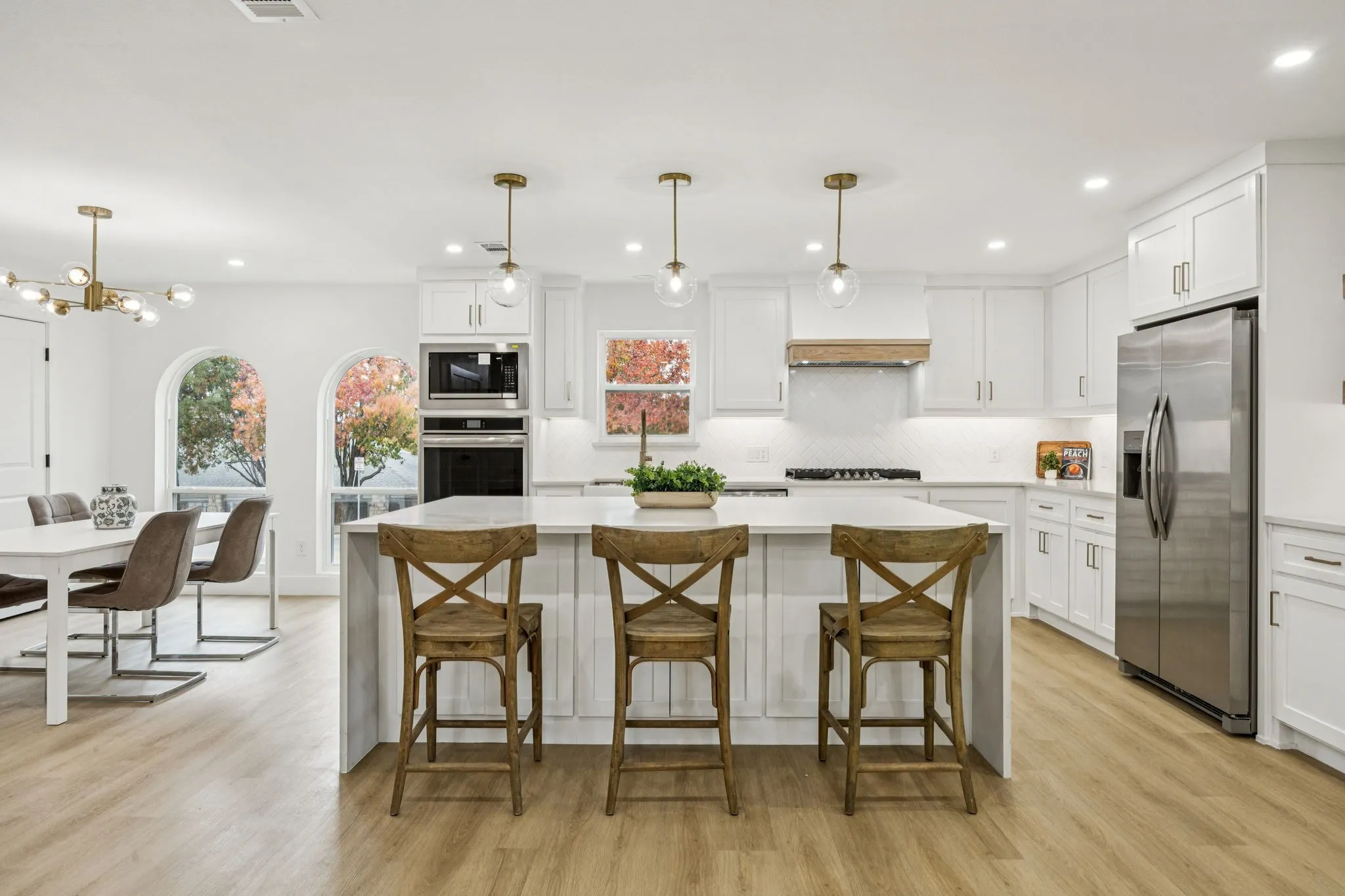 WOW kitchen with designer fixtures.