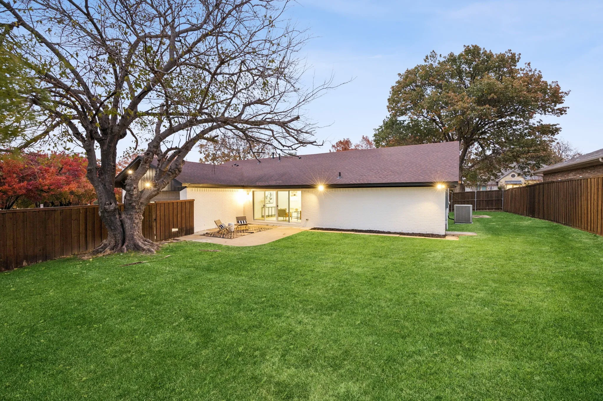 Single Family Residence For Sale in Dallas County , 3401 Valley View Lane, Garland, Texas 75043, 4 Bedrooms, 3 Bathrooms, 2 Garage spaces, 2,672 Sqft, built in 1973, Preowned, Price $459,900, mls#21225801, Real Estate Agent in Garland, Homes For Sale in Dallas county, Homes For Sale in Garland, Realtor in Garland Texas, Real Estate Brokerage Independent Realty Texas, Luminita Cordes Realtor