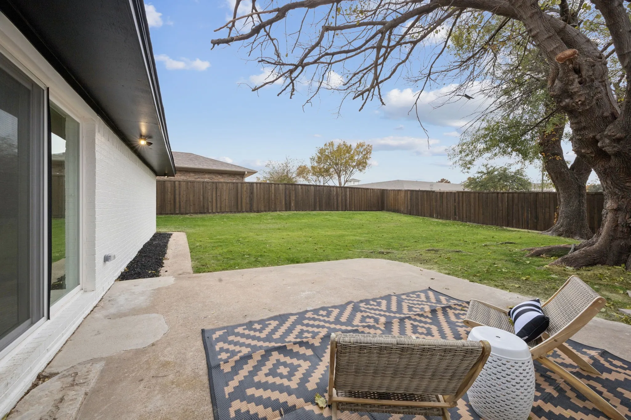 Single Family Residence For Sale in Dallas County , 3401 Valley View Lane, Garland, Texas 75043, 4 Bedrooms, 3 Bathrooms, 2 Garage spaces, 2,672 Sqft, built in 1973, Preowned, Price $459,900, mls#21225801, Real Estate Agent in Garland, Homes For Sale in Dallas county, Homes For Sale in Garland, Realtor in Garland Texas, Real Estate Brokerage Independent Realty Texas, Luminita Cordes Realtor